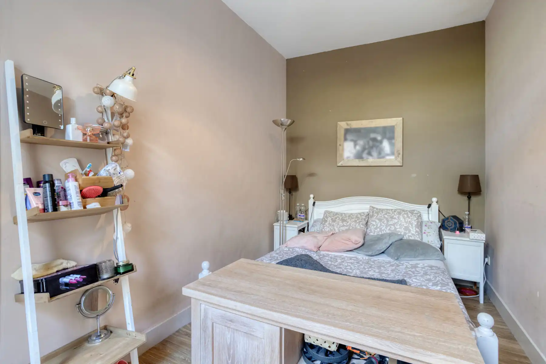 Ruime halfopen bebouwing op een strategische locatie. foto 9