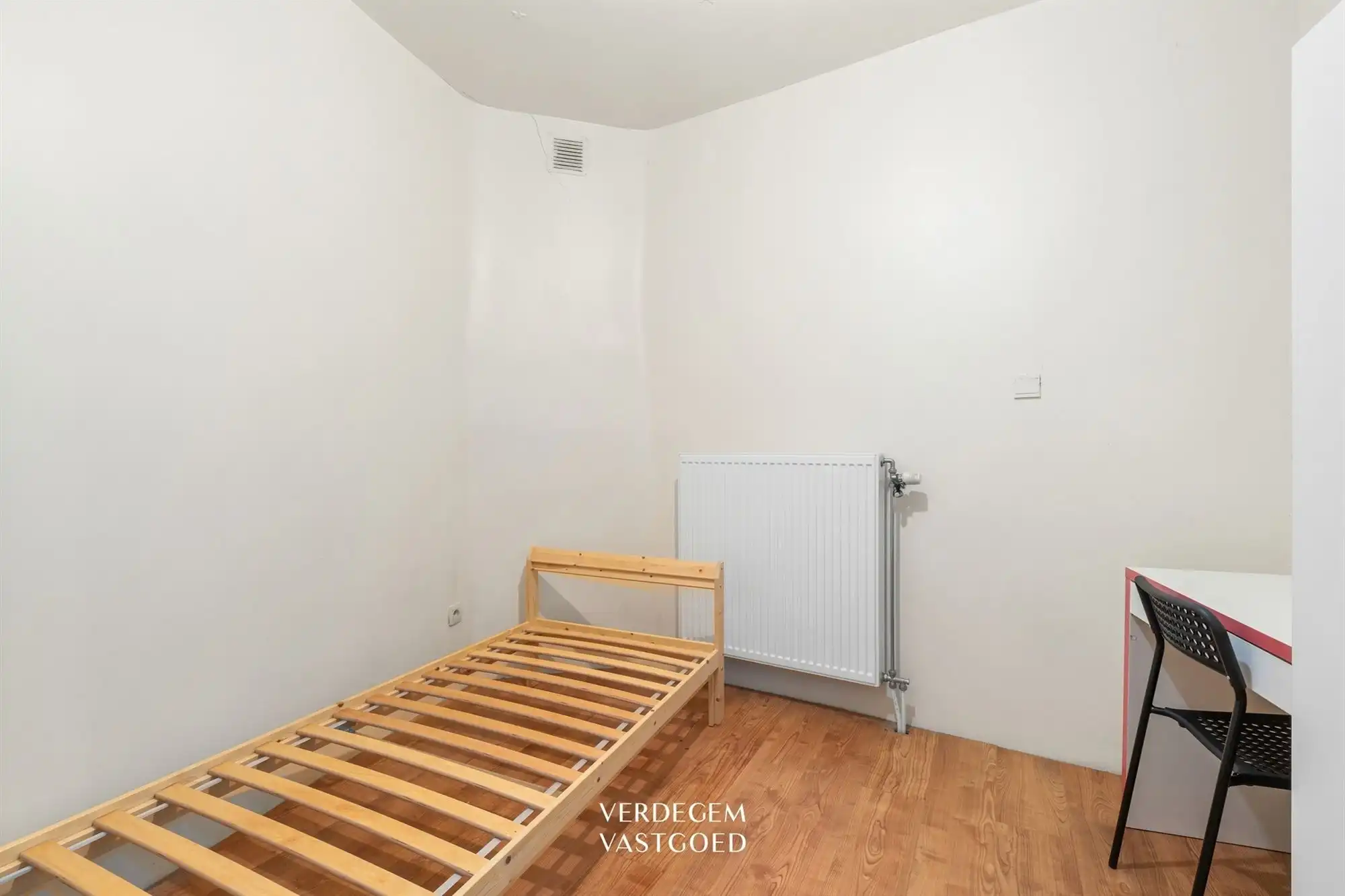 Instapklare woning met grote leefruimte en vier slaapkamers foto 10