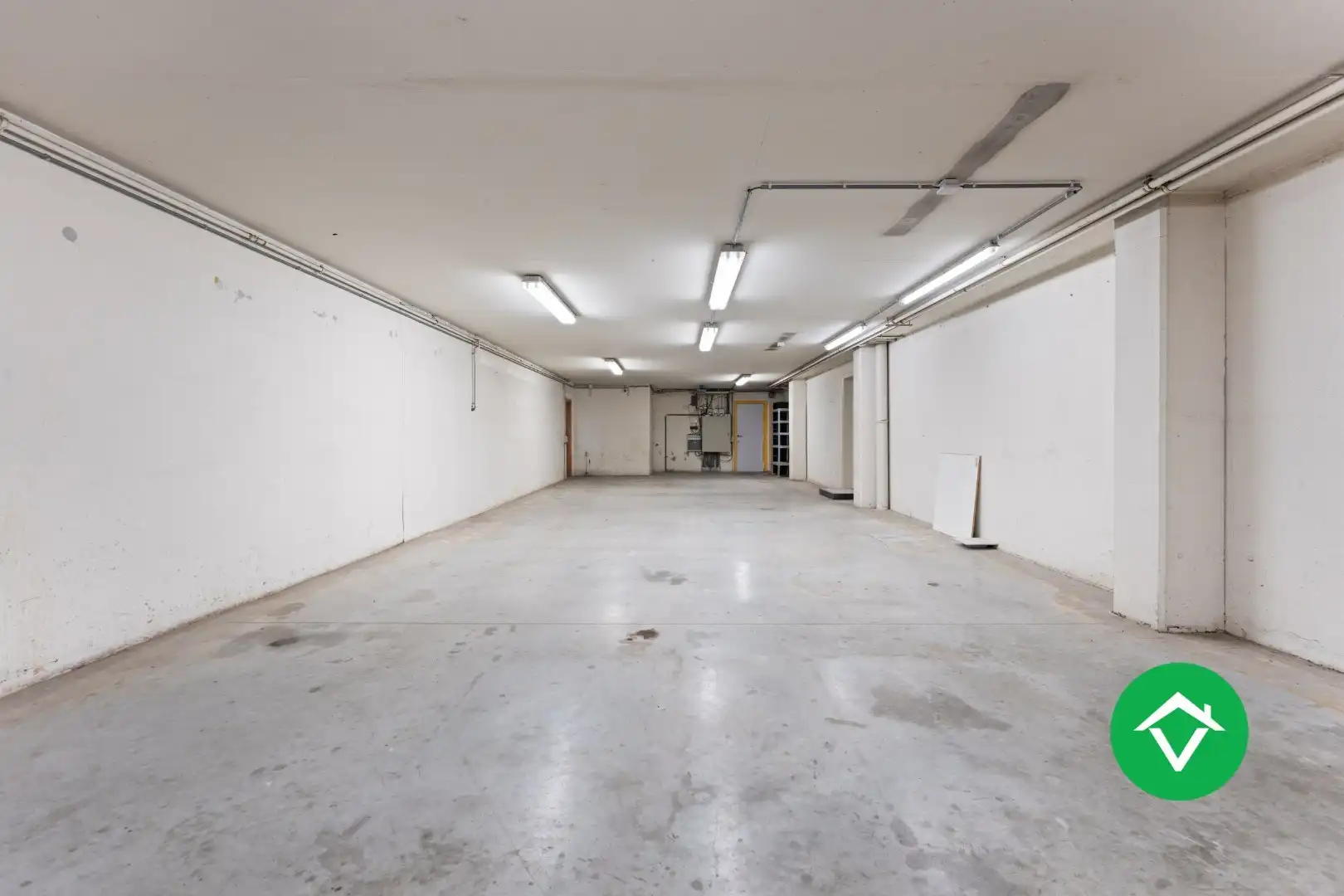 Bedrijfsgebouw met woonst te Ichtegem foto 13