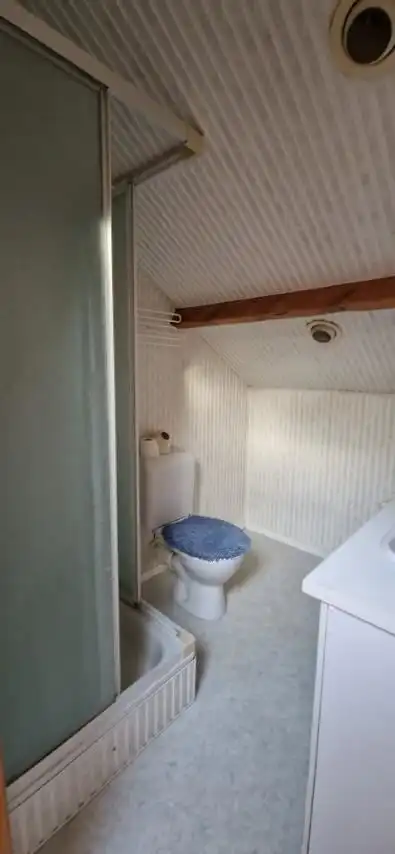 Ruime BUNGALOW open bebouwing,  met 2 slaapkamers, grote zolder, mooie tuin en aparte garage op 9 are 97 ca. foto 42