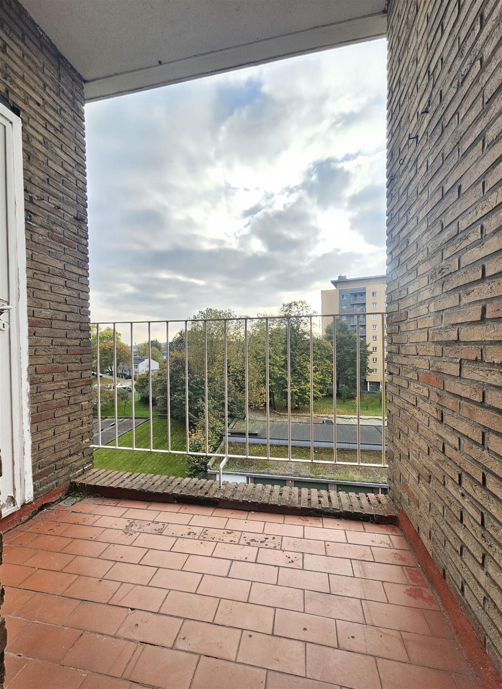 Ruim appartement met 2 slpks en terras. foto 10