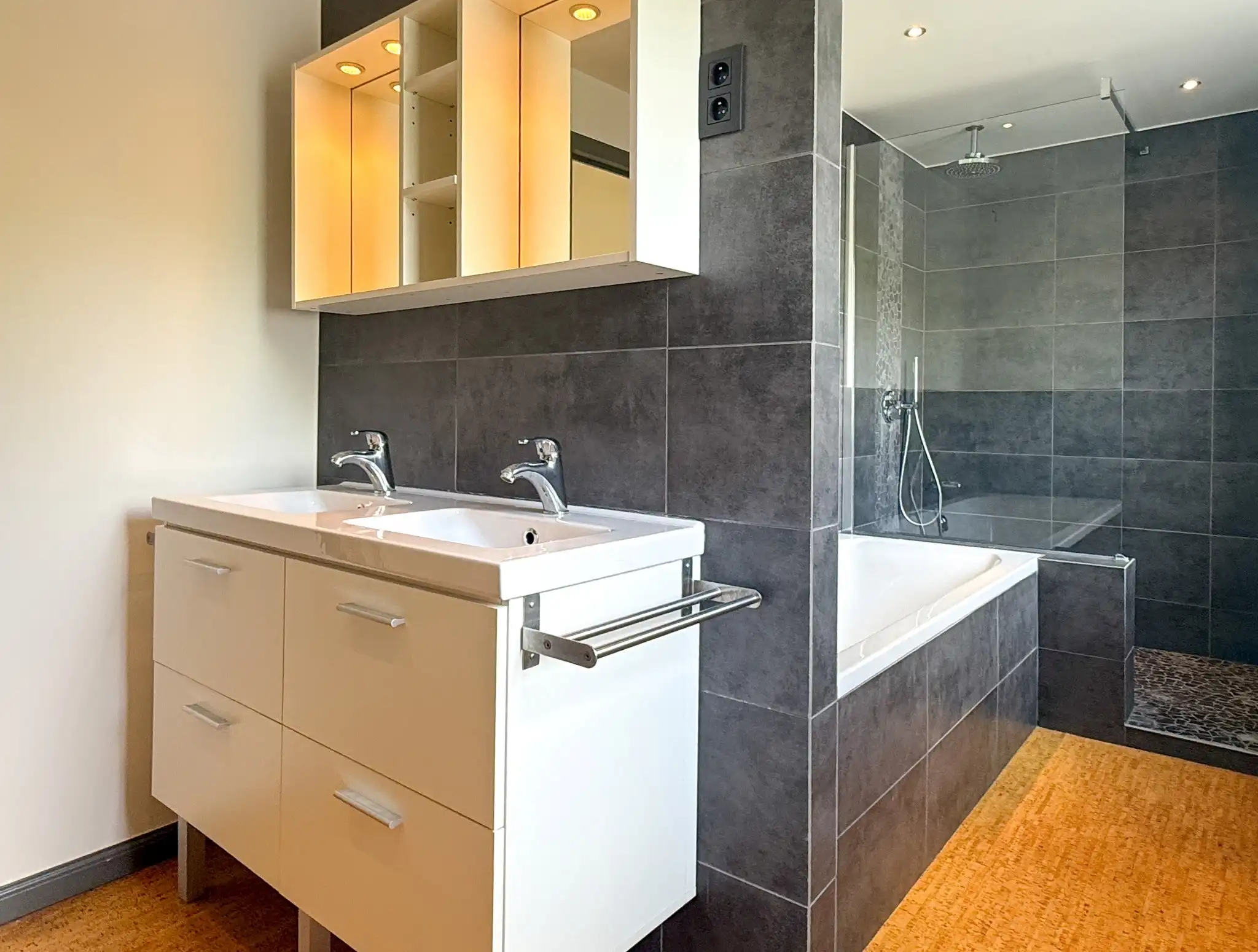 Instapklare woning met drie slaapkamers in het hartje van Bazel foto 12