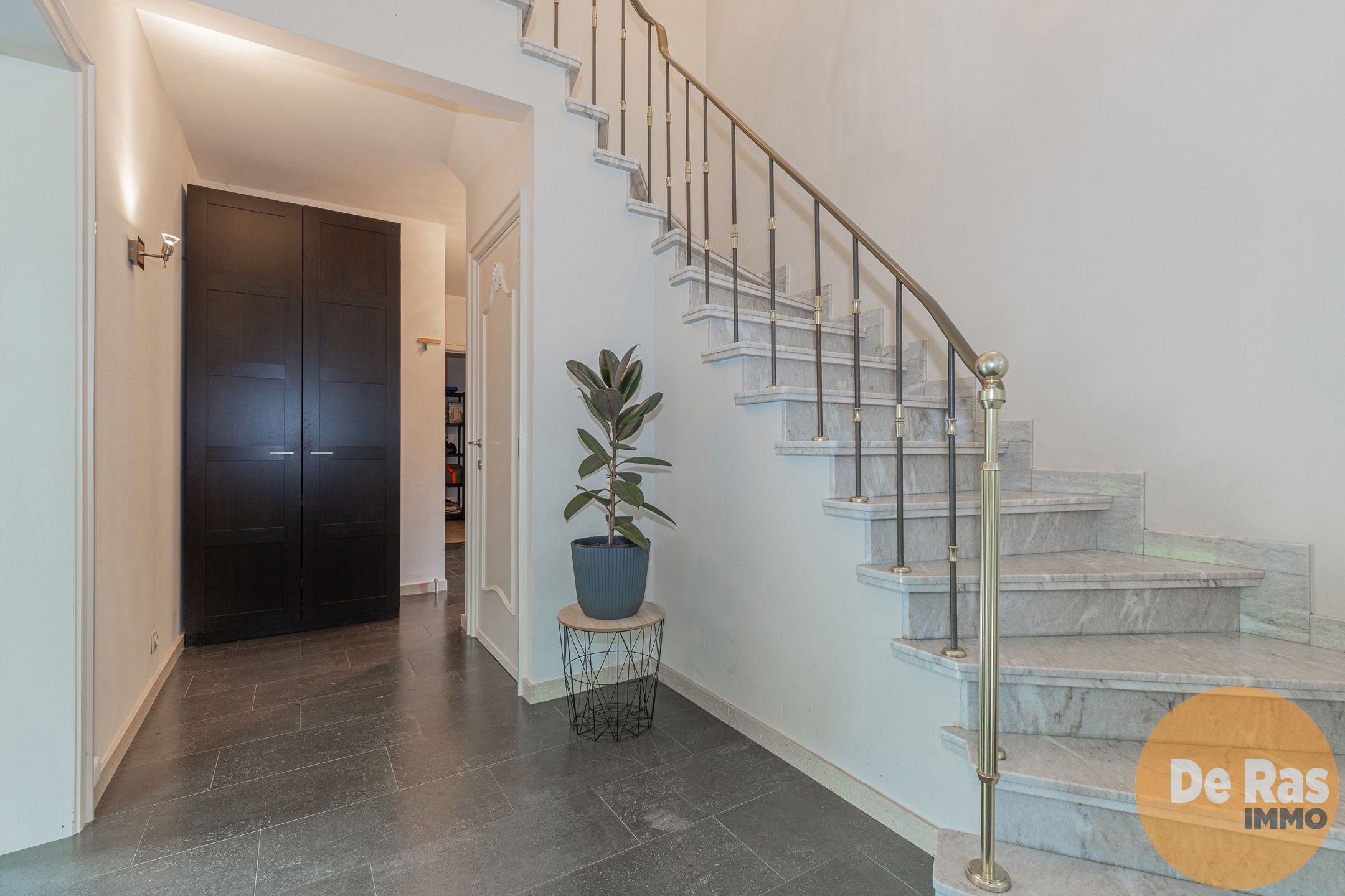 GEZINSWONING MET 4 SLAAPKAMERS EN TUIN foto 10