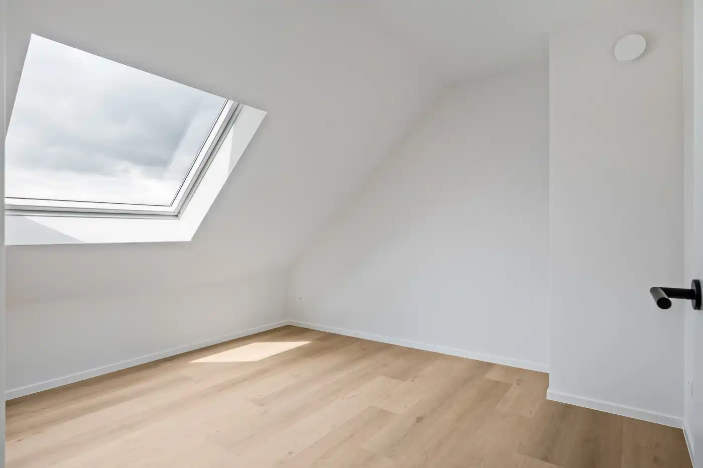 Ruime nieuwbouwwoning met 3 slpk., grote tuin en inpandige garage foto 22
