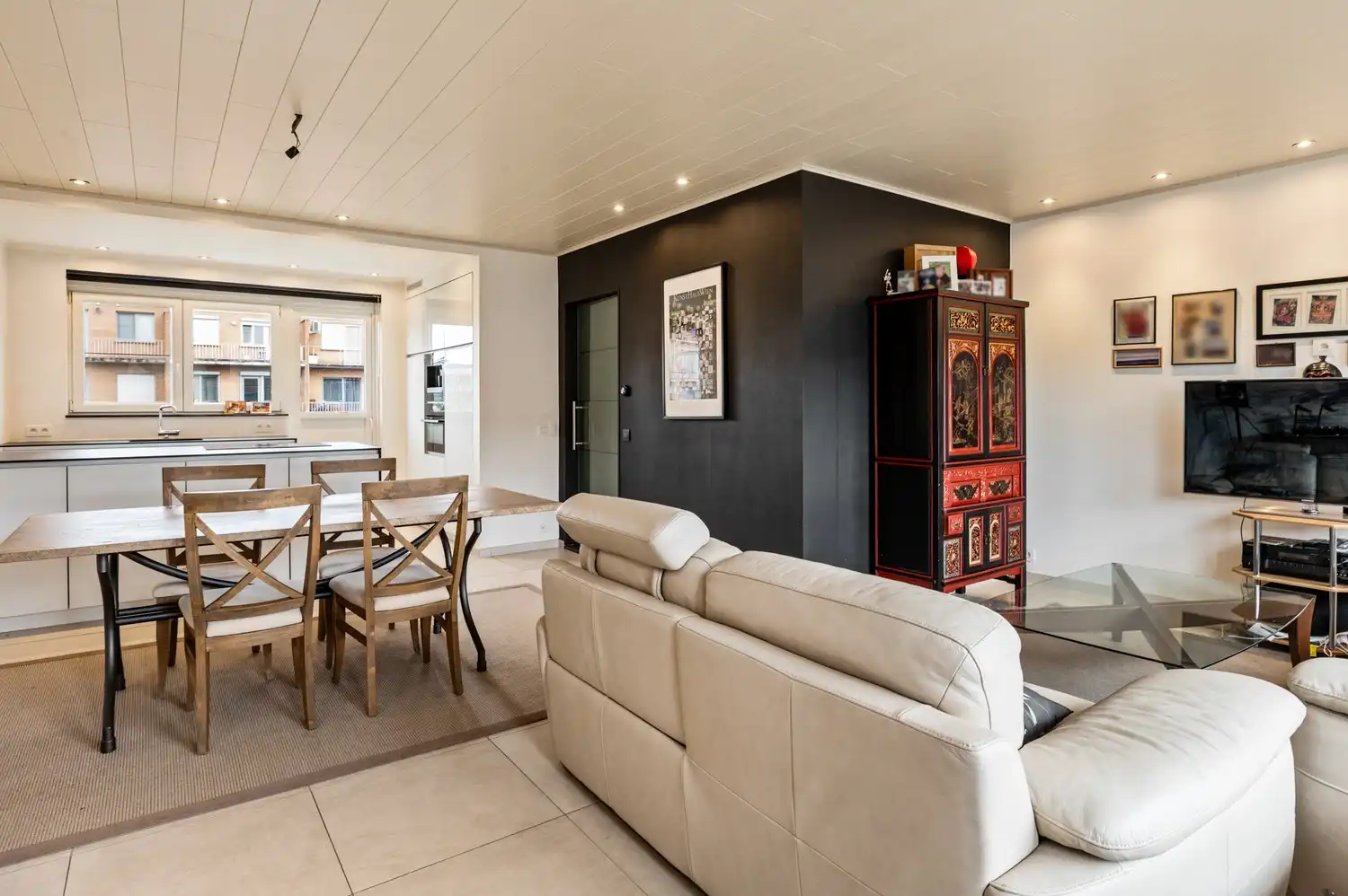 Recent gerenoveerde bel-etage&nbsp;met 3 slaapkamers te koop in Hoevenen! foto 7