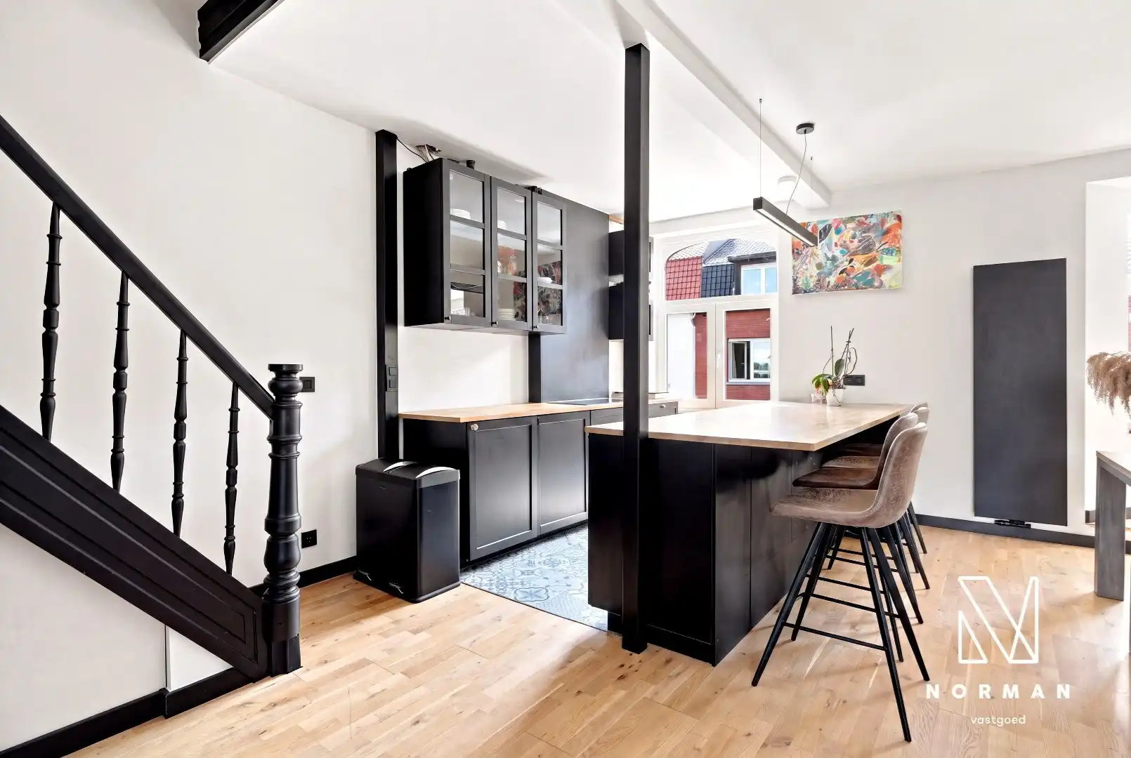 Multifunctioneel gebouw (burelen + magazijn + appartement) op commerciële ligging te Kortrijk foto 17