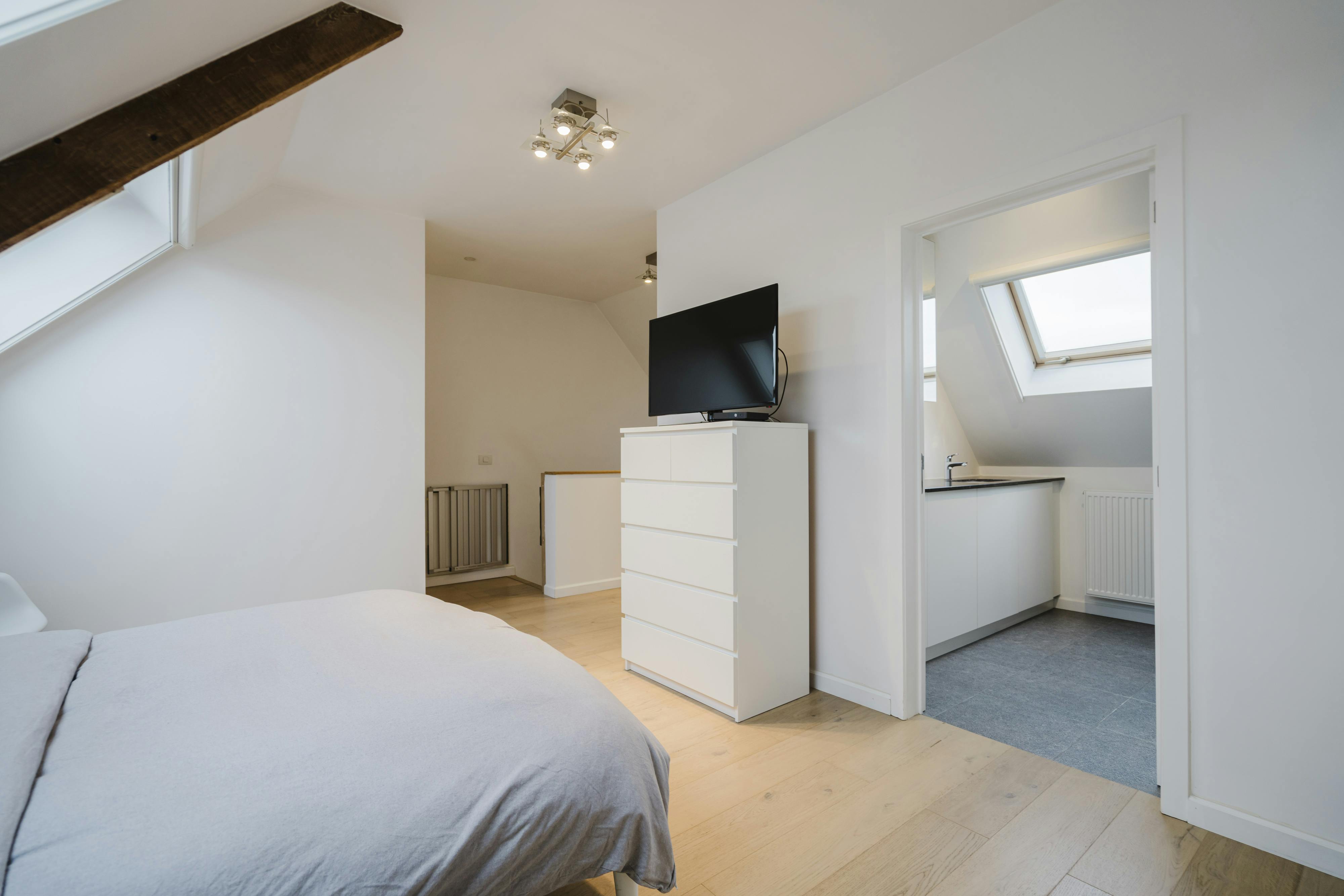 Instapklaar huis met aparte doorgang te koop in Waregem  foto 26