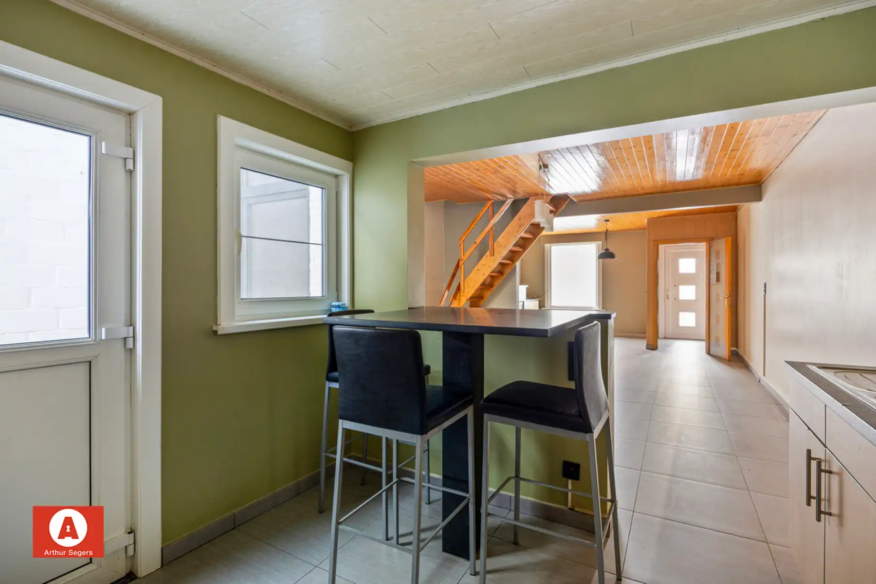 Instapklare gezinswoning pal bij centrum Buggenhout. foto 12