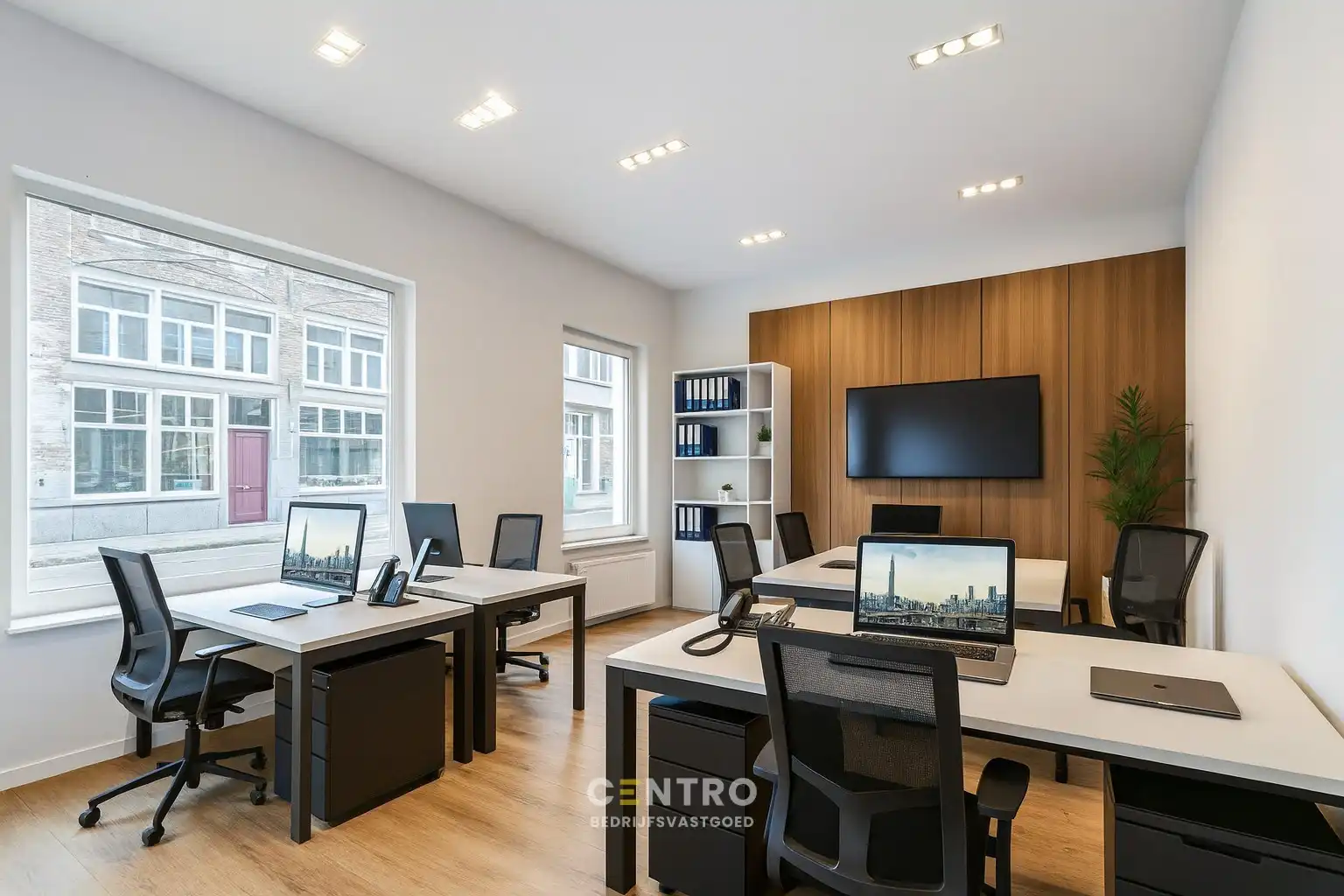 Instapklare & lichtrijke KANTOORRUIMTE (bj 2012) met voorgevelbreedte van 10m in het historisch centrum van Brugge. Grote visibiliteit!!! foto 6