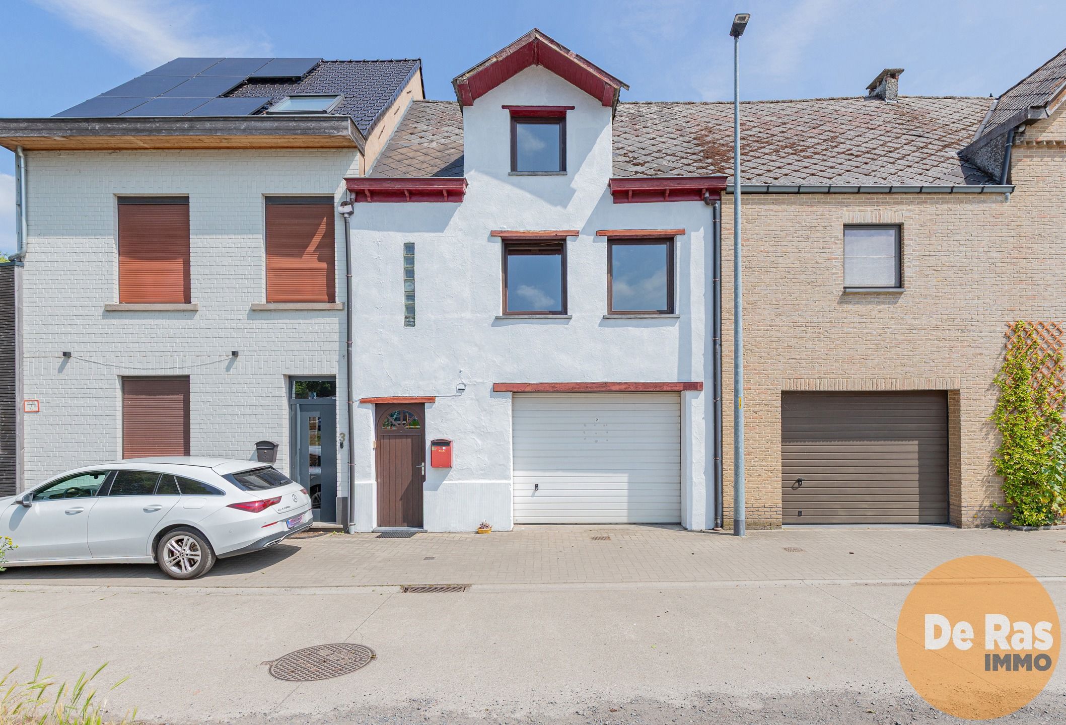 Hoofdfoto van de publicatie: EREMBODEGEM - Woning met magazijn op centrumligging