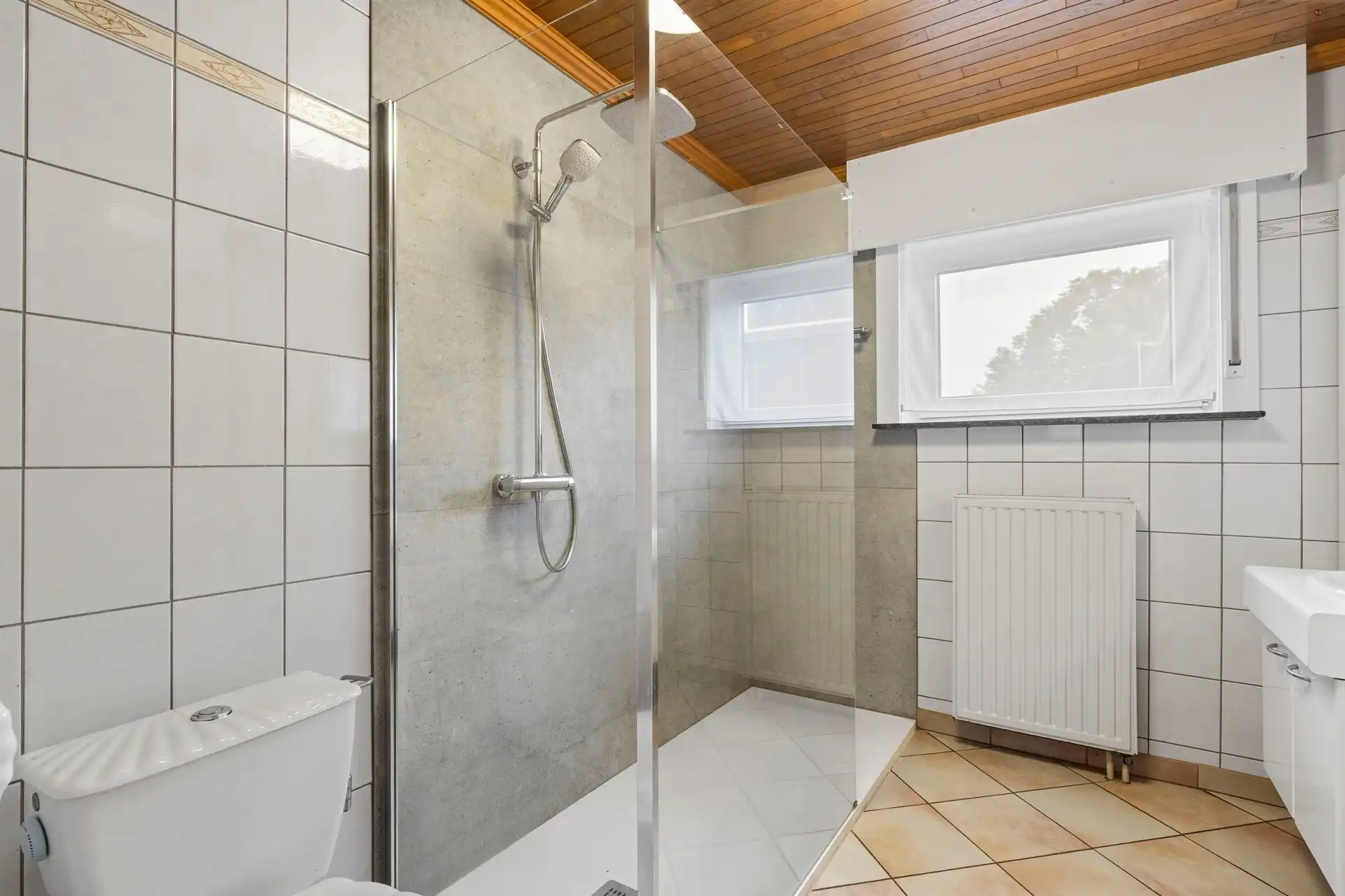 Charmante bungalow met ruime tuin foto 13