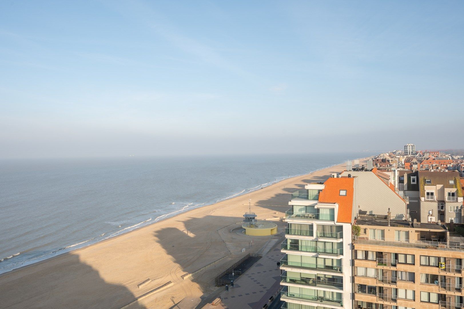 Uitzonderlijke penthouse gelegen op de Zeedijk aan het Van Bunnenplein met panoramische zichten. foto 25