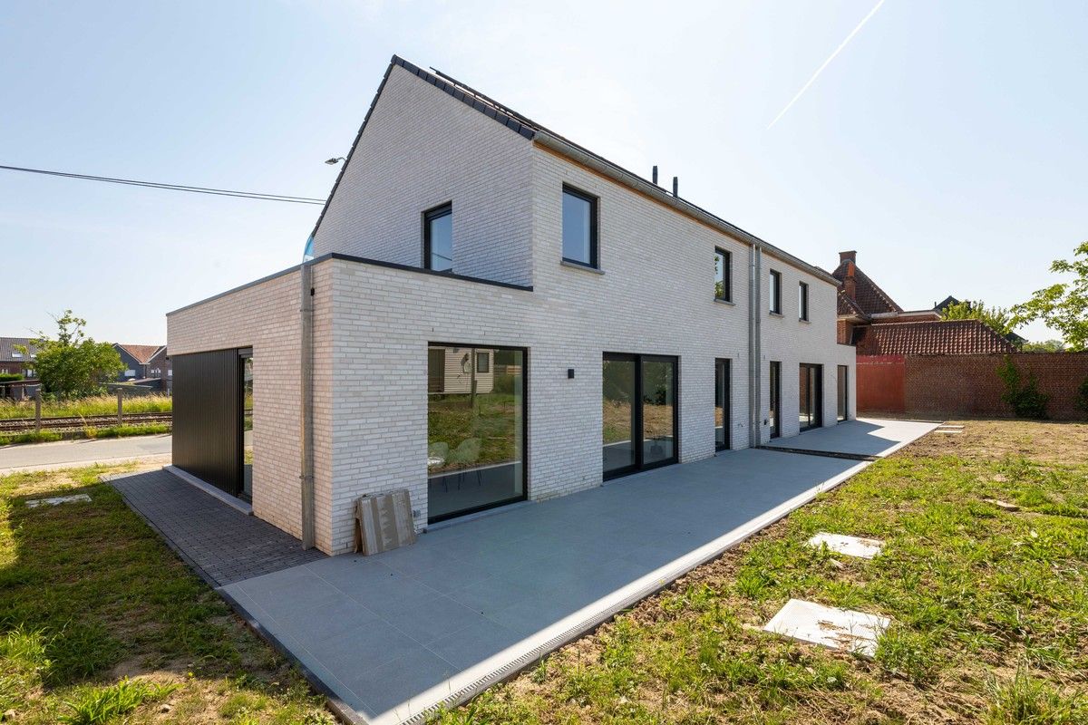 Twee moderne halfopen nieuwbouwwoningen Balegem-Dorp foto 24