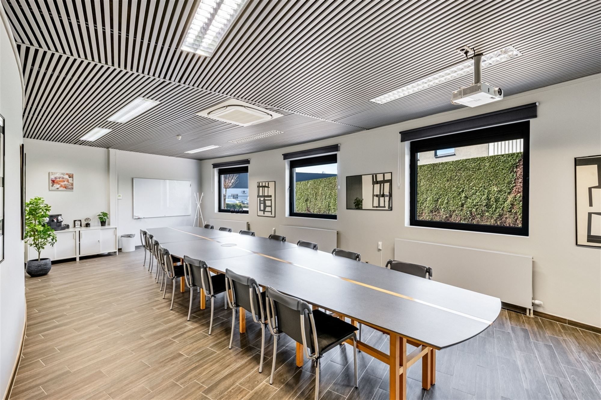 Instapklaar kantorencomplex op toplocatie ten zuiden van Gent foto 8