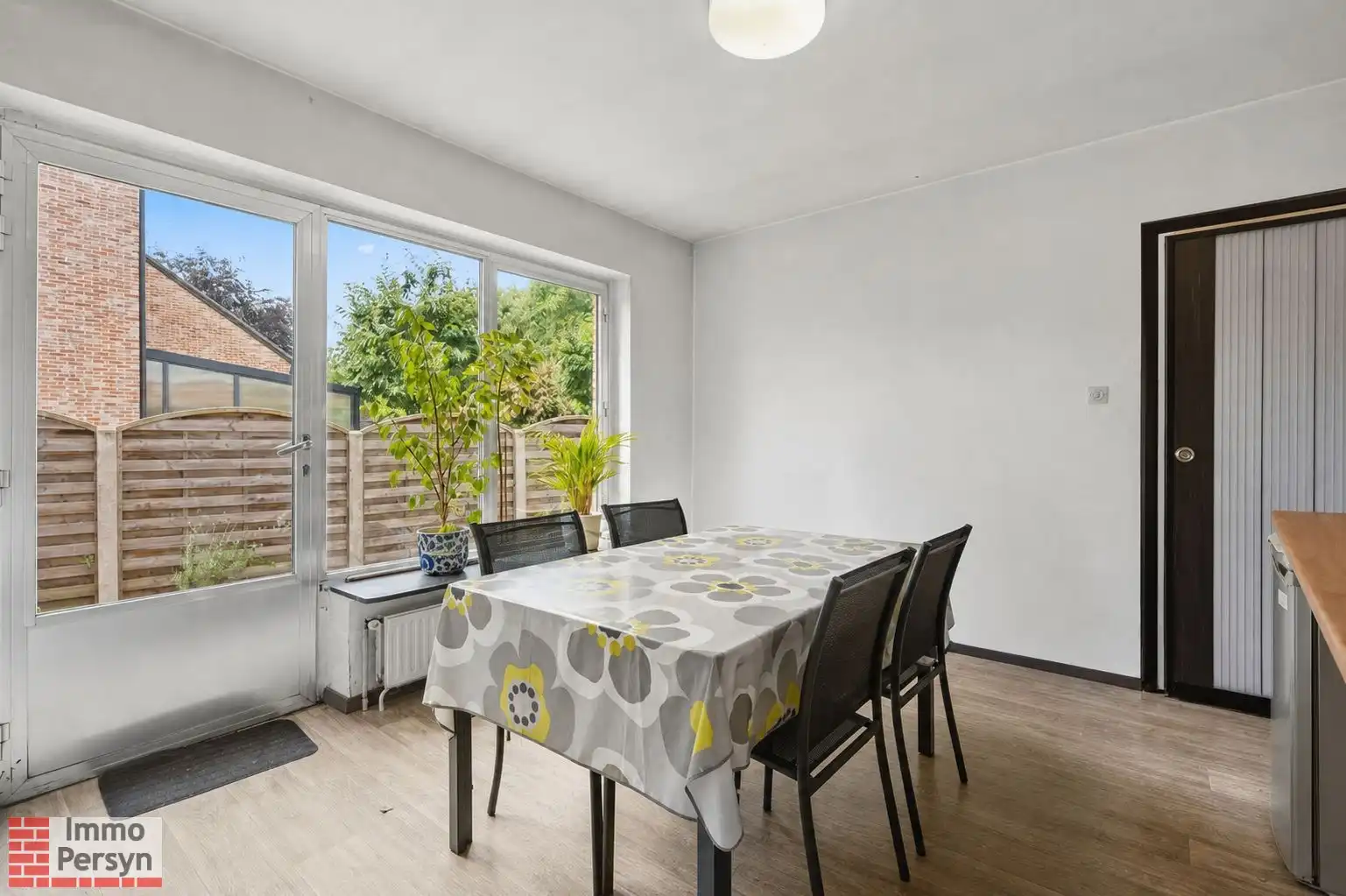 Rustig gelegen halfopen bebouwing met tuin en vlotte verbindingen foto 10