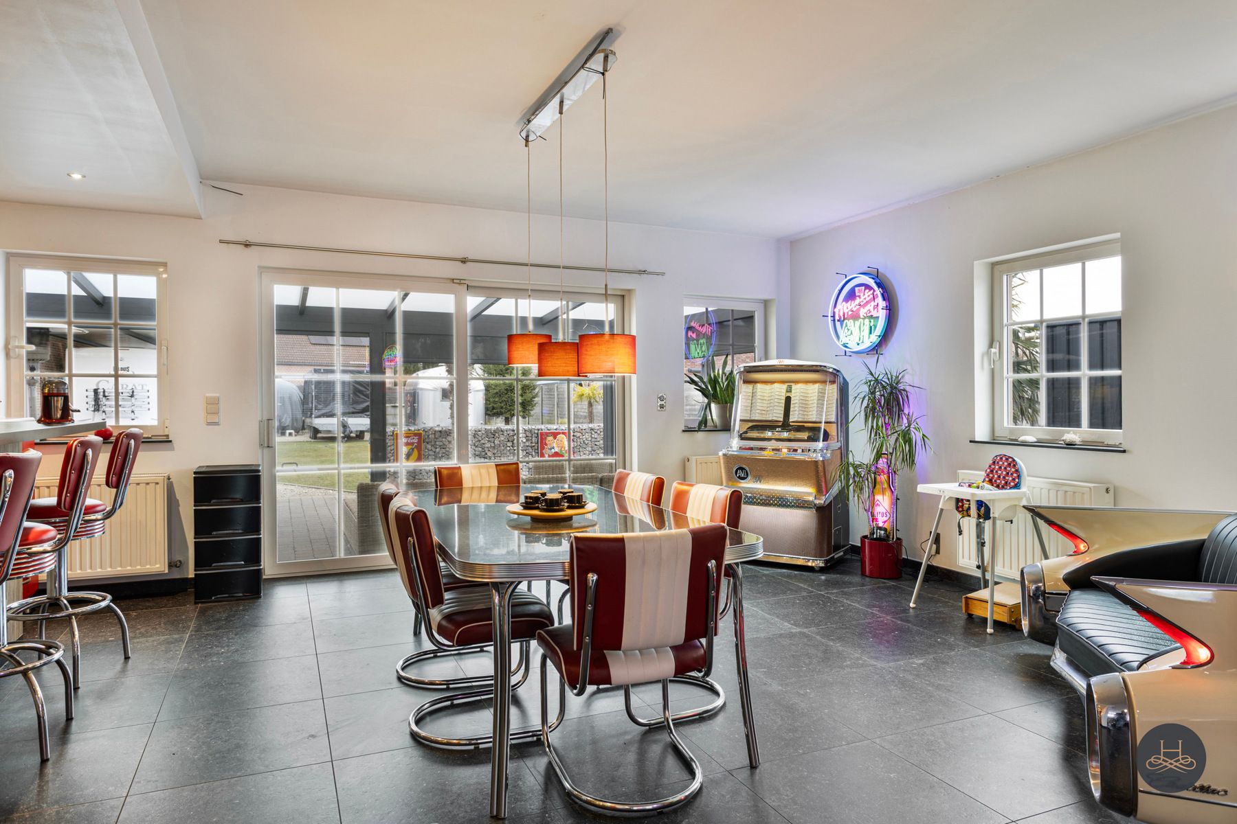 Gerenoveerde woning met grote garage/opslagplaats van +- 90 m2 foto 15