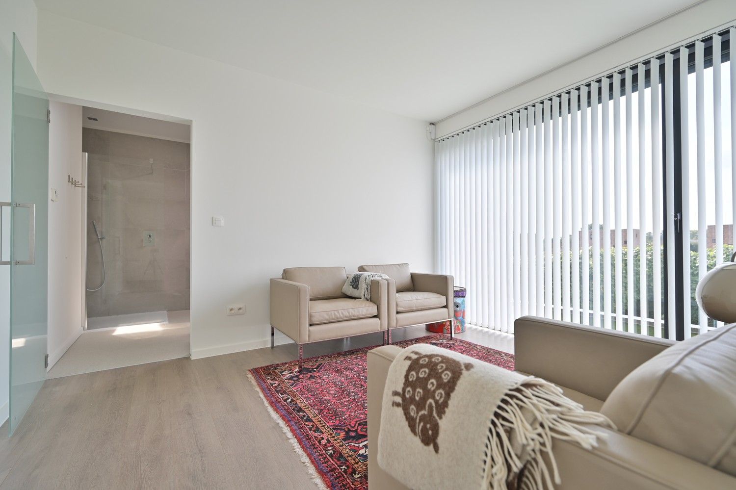 Moderne woning uit 2013 met 3 slaapkamers, 2 badkamers en buitenzwembad, gelegen in het mooie Meeswijk foto 22