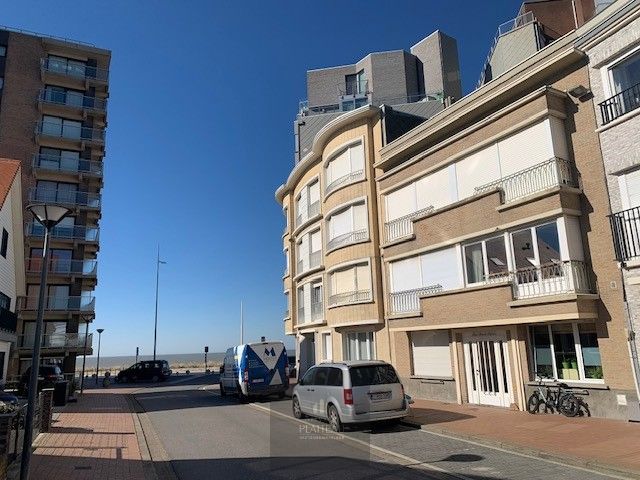 Te renoveren appartement met één slaapkamer op 20m van zee te Westende. foto 25