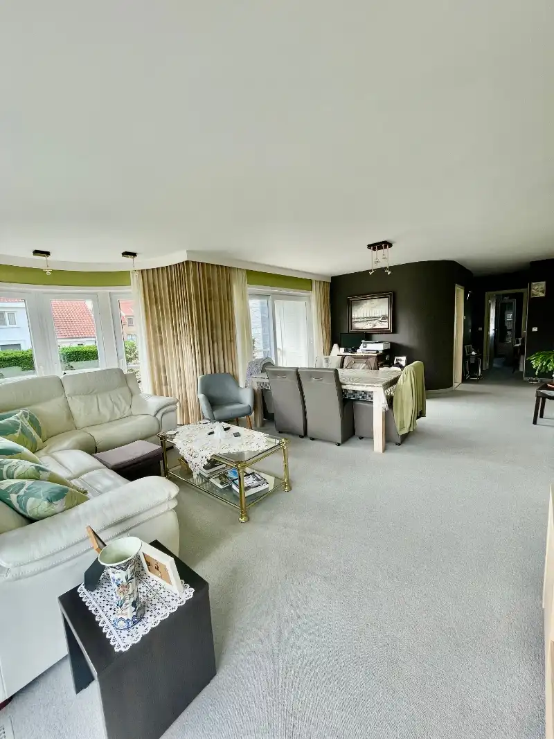 Ruim en rustig  gelegen villa-appartement met 2 slaapkamers en 3 terrassen - een unieke kans! foto 5