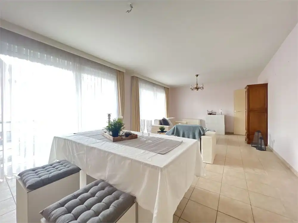 Ruim en lichtrijk app. met 2 slpks + garage mogelijk foto 3