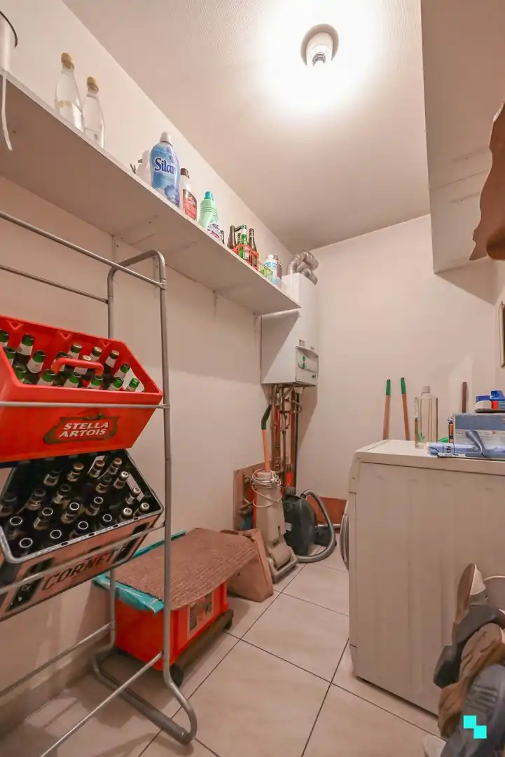 Ruim en instapklaar tweeslaapkamer appartement in hartje Izegem foto 10