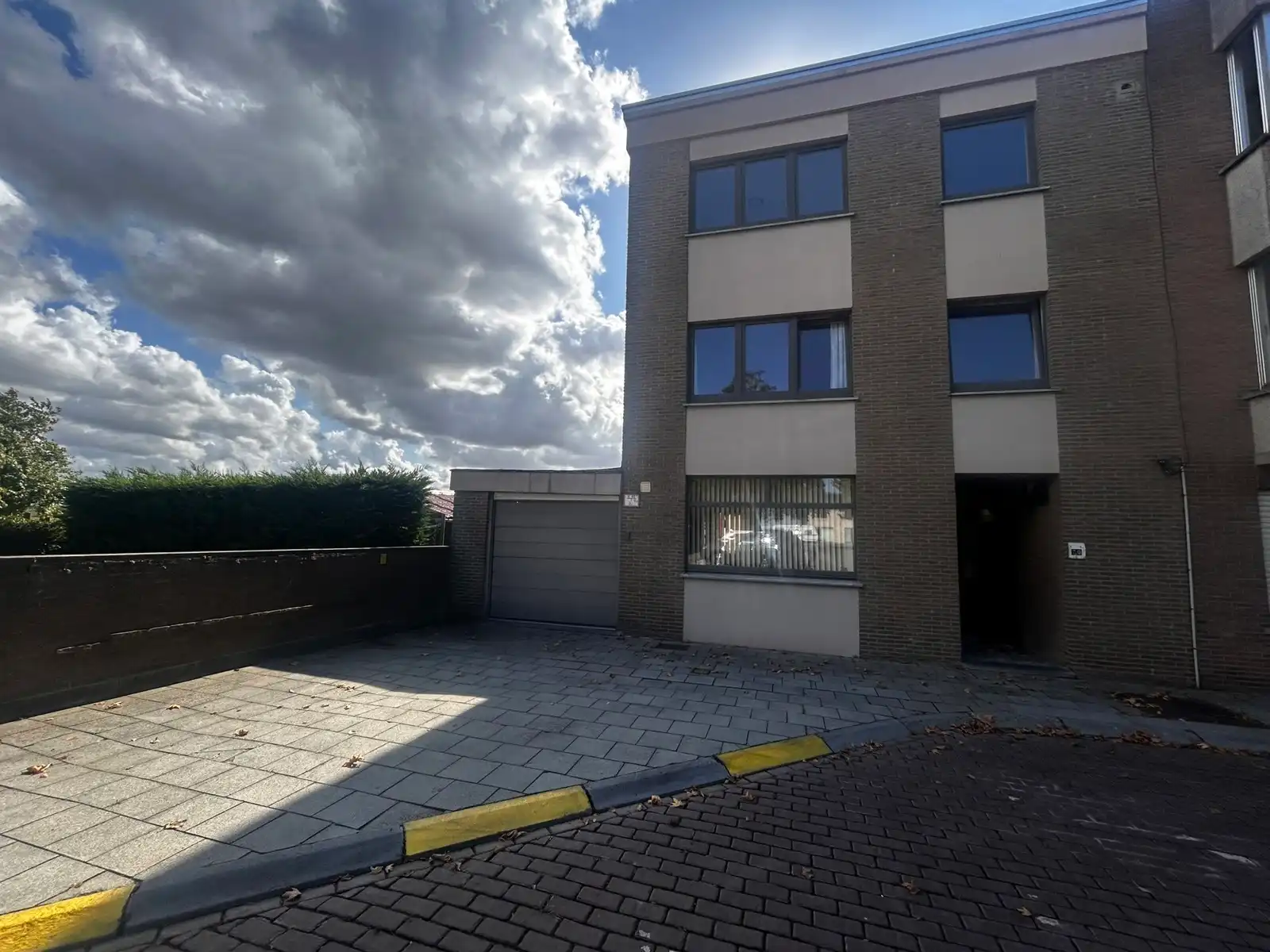 Ruime woning met 5 slpk, 2 badkamers, garage en ruime tuin foto 20