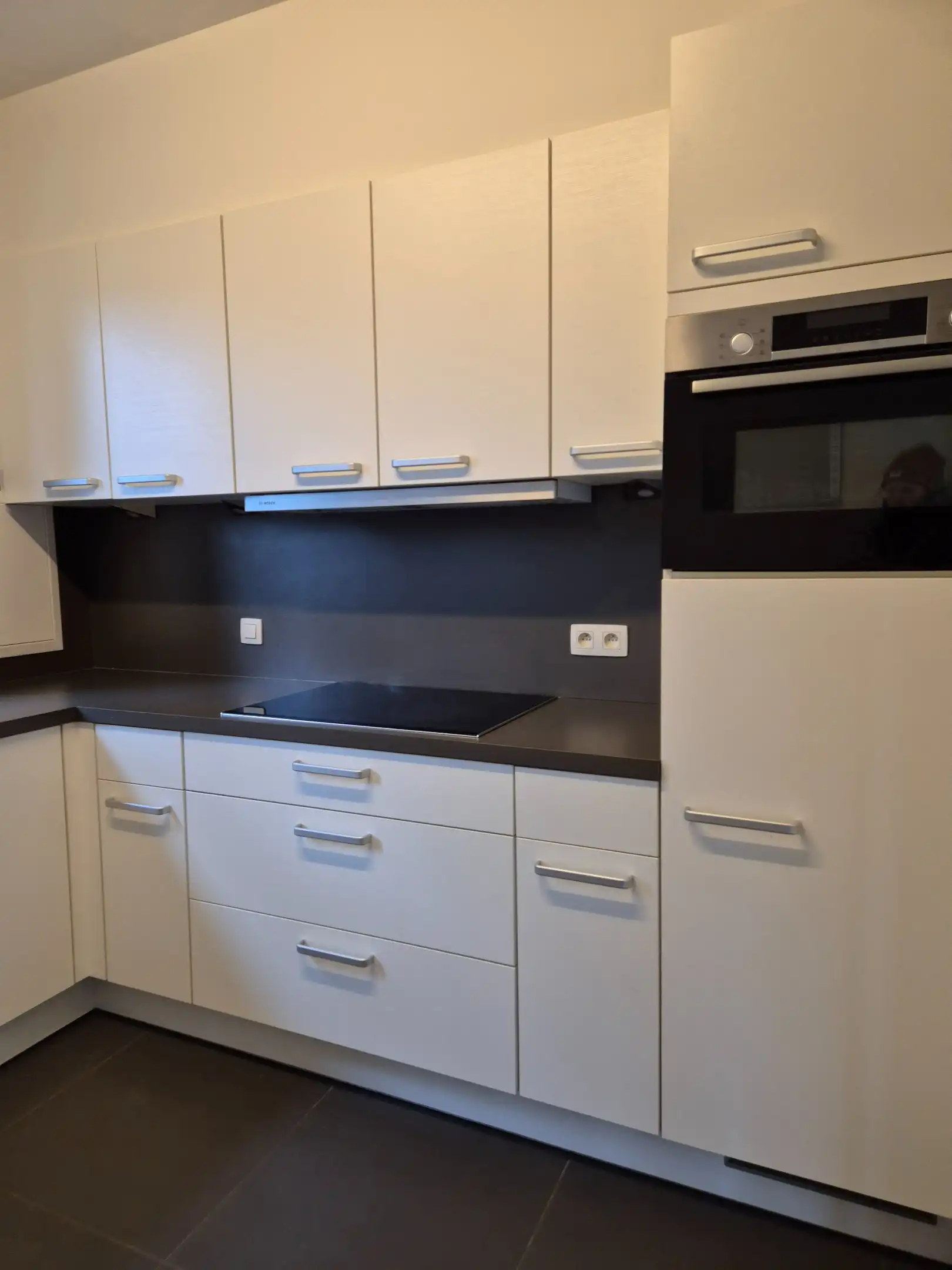 Gelijkvloers appartement met groot terras, tuin en garage. foto 9