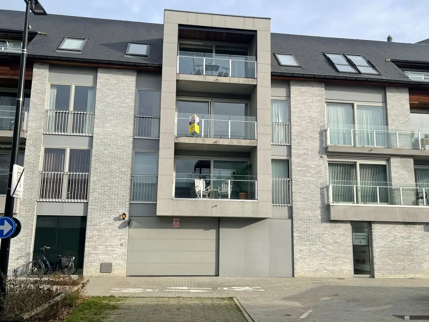 Ruim 2-slaapkamerappartement in centrum Kuurne. foto {{pictureIndex}}