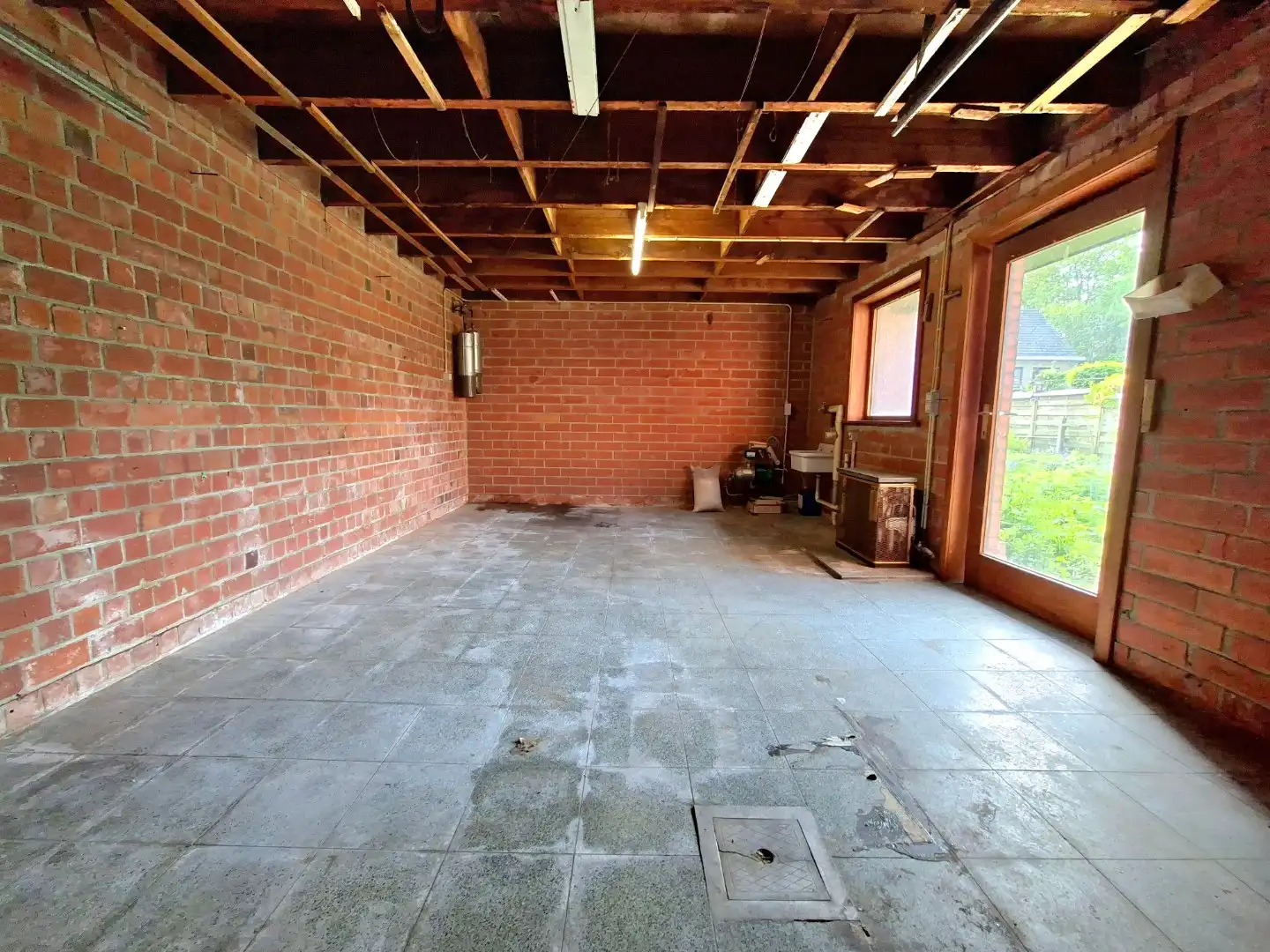 Ruime halfopen woning foto 11