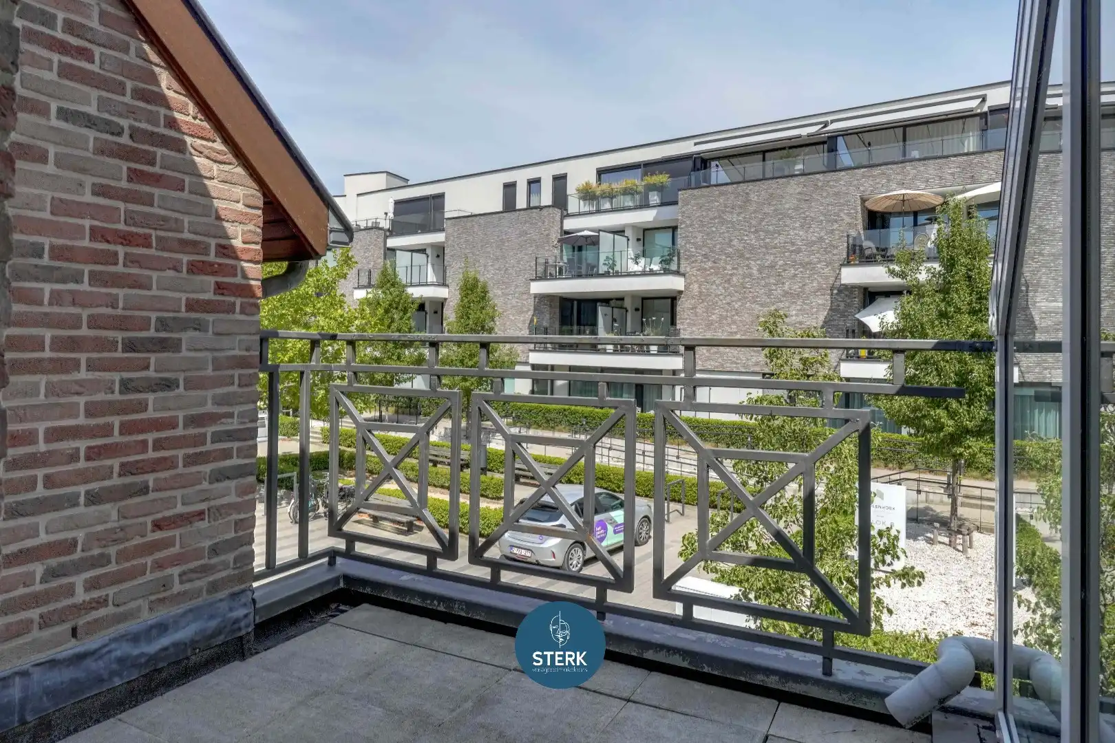 RUIM DUPLEX-APPARTEMENT MET 2 TERRASSEN IN HET CENTRUM VAN LANAKEN !  foto 7