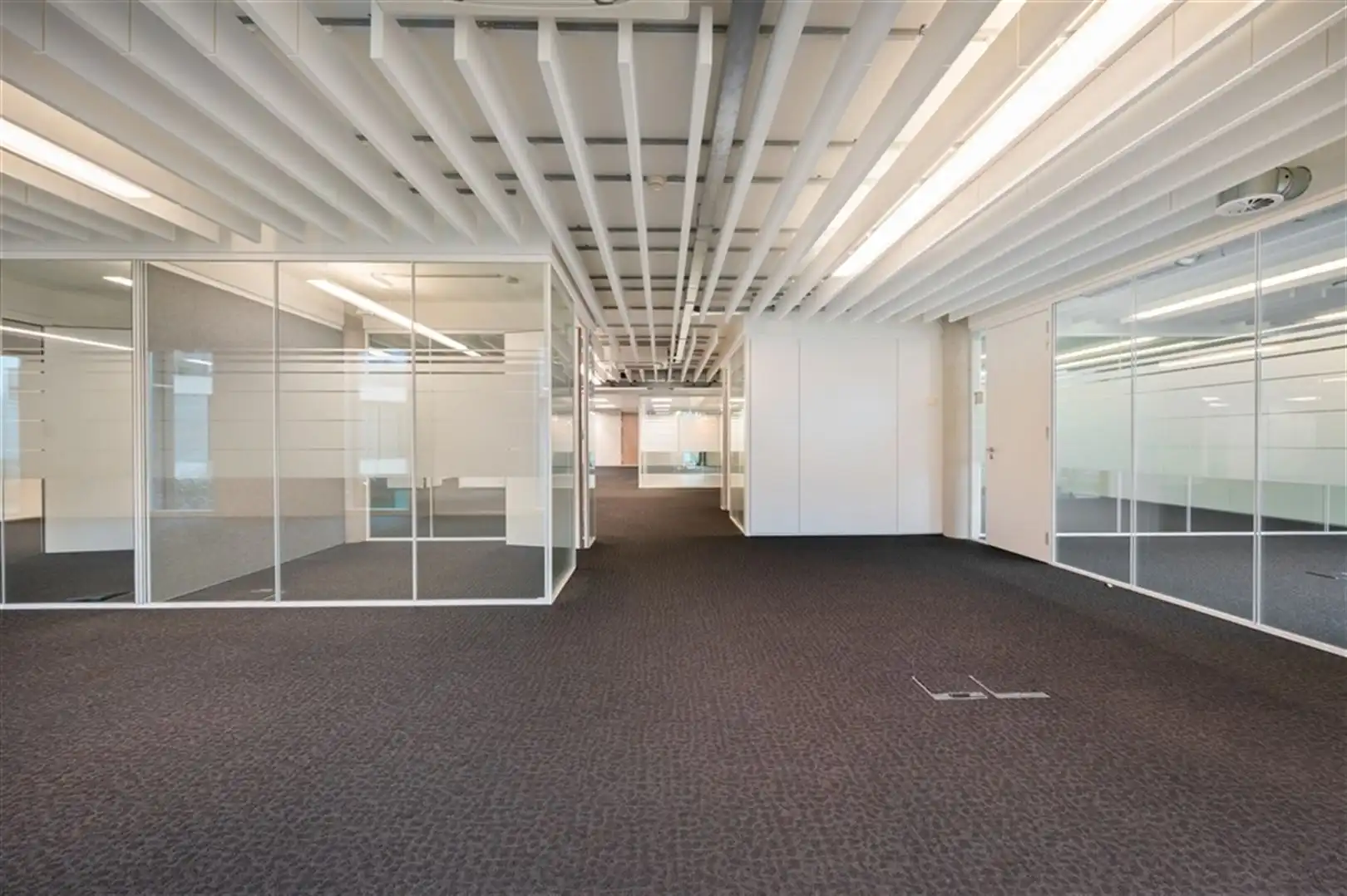 Kantoorgebouw foto 13