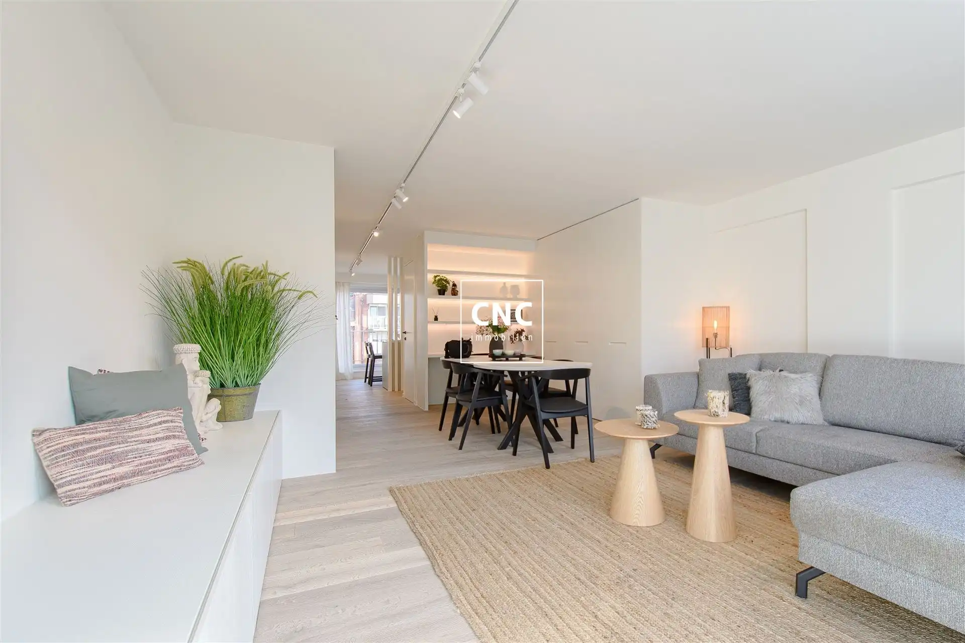 Stijlvol gerenoveerde duplex op toplocatie in Knokke

 foto 2
