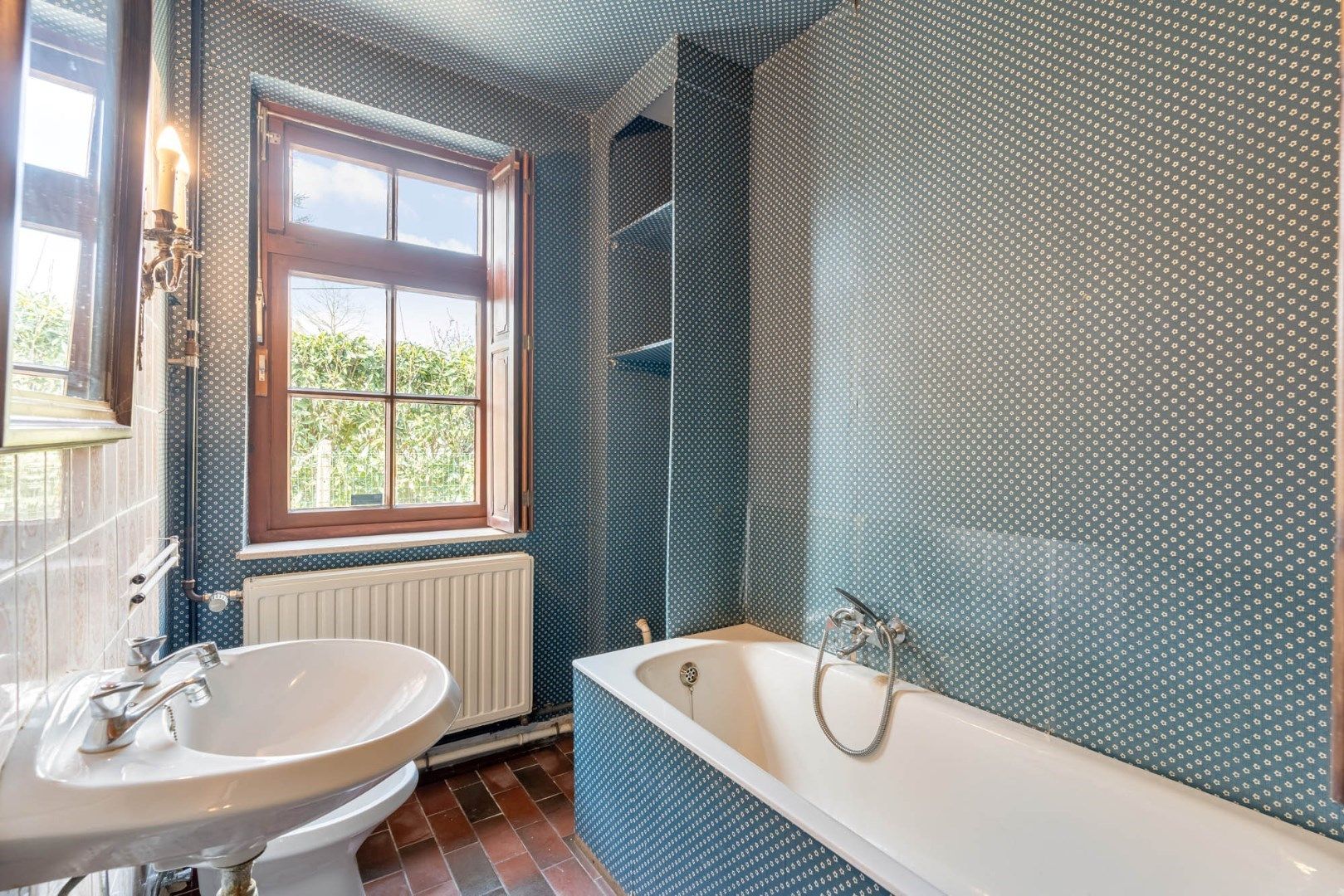 Authentieke vrijstaande karakterwoning met sierlijke uitstraling op 8a 01ca in het mooie landelijke Borgloon foto 12