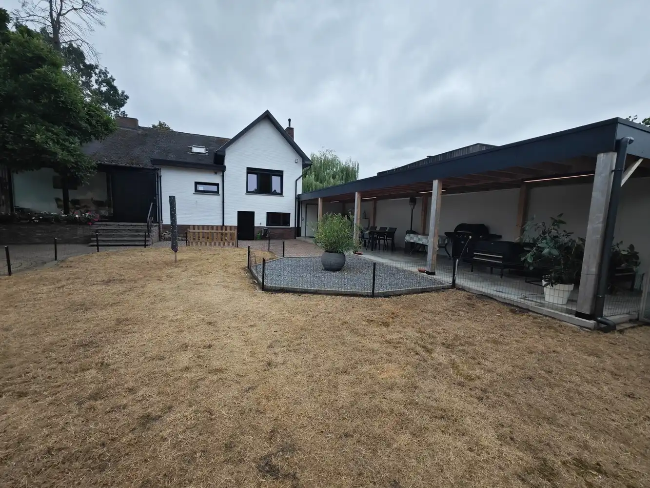 Grotendeels gerenoveerde woning op 16a78ca foto 40