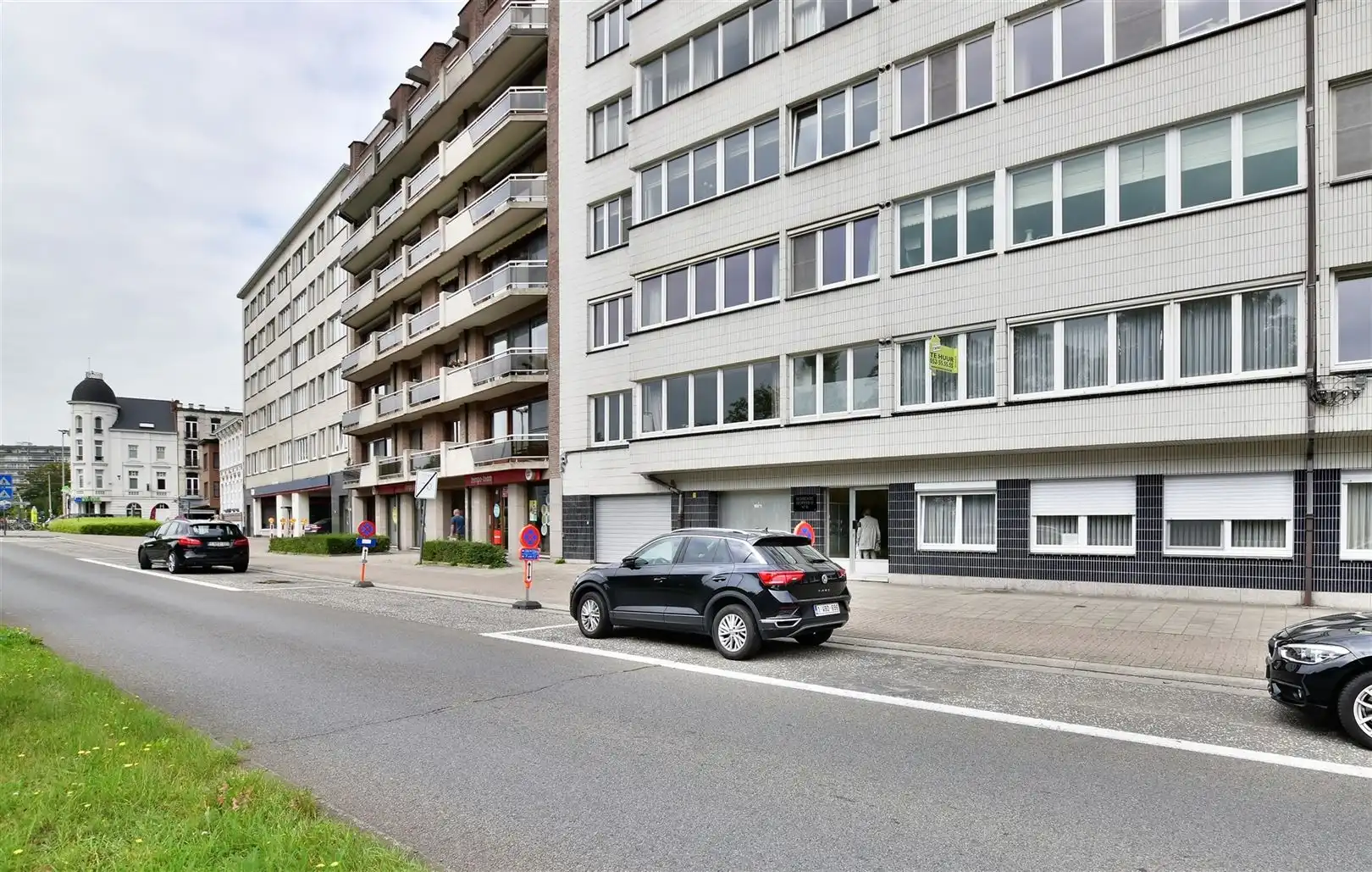 Ruim appartement met uniek zicht op stadspark en Brusselse Poort foto {{pictureIndex}}