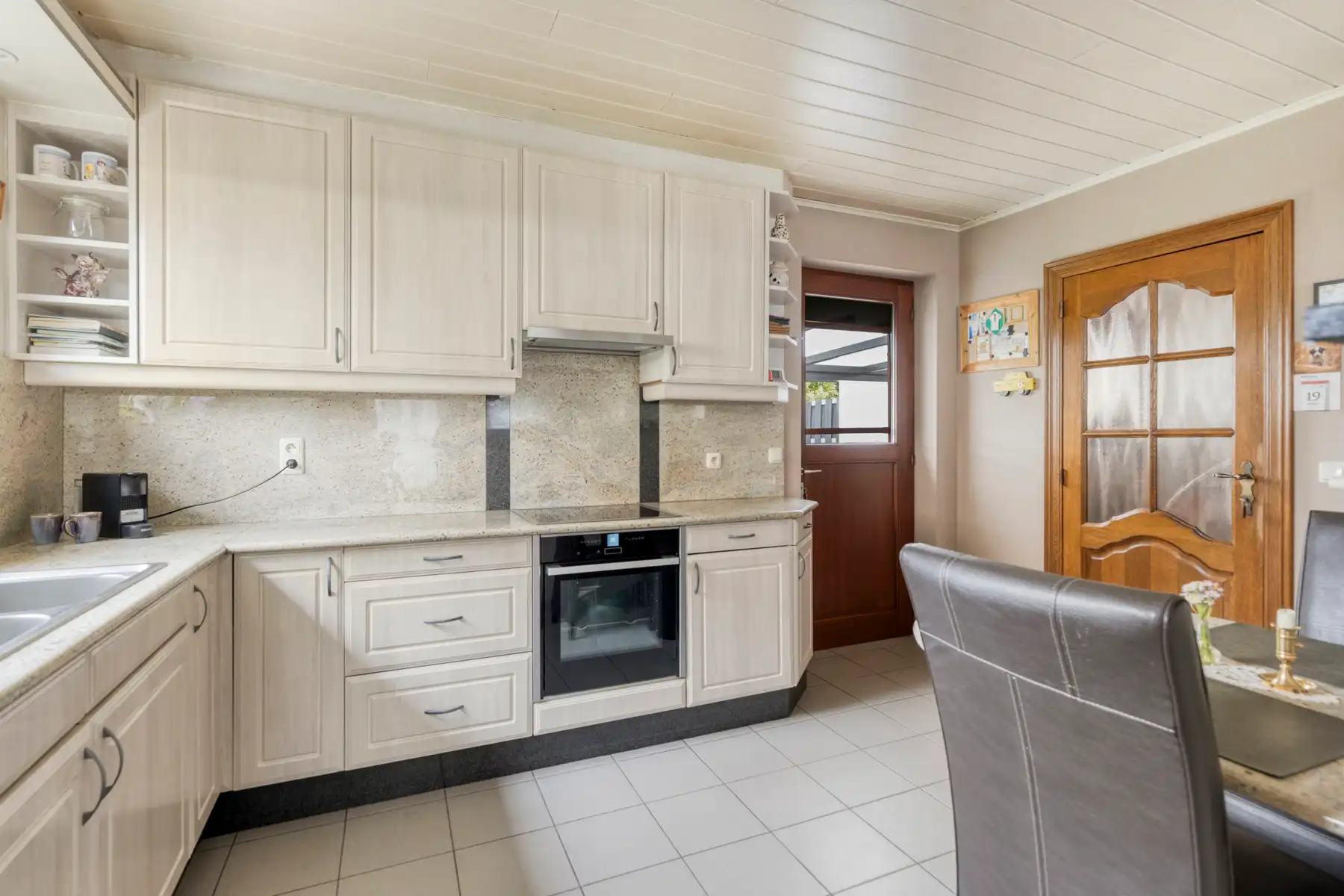 Rustig en goed gelegen driegevelwoning met 3 slaapkamers foto 14