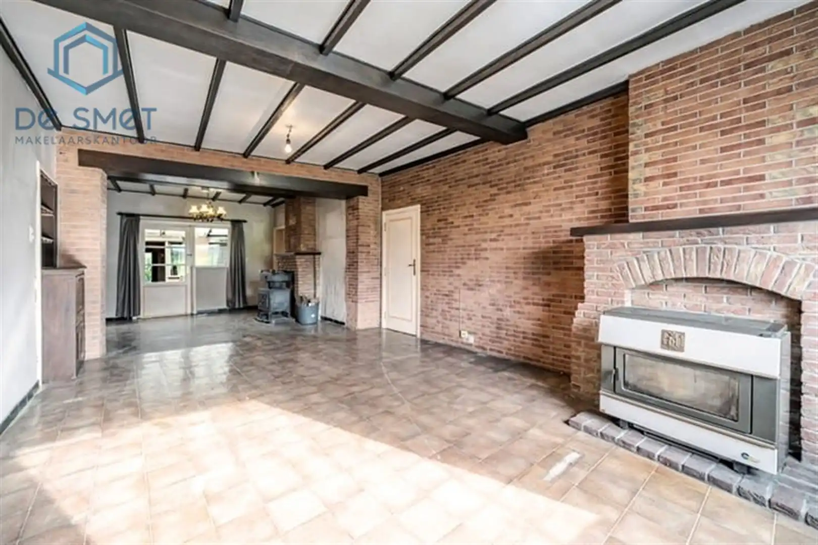 Te renoveren woning met 5 slaapkamers, garage en ruime tuin in het landelijke Viane foto 3
