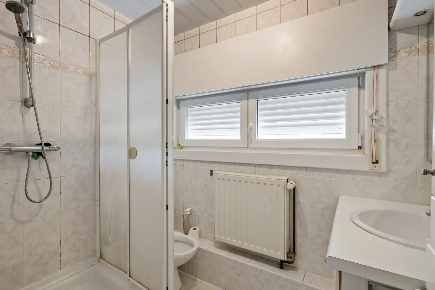 Op te frissen woning op toplocatie met 3 slaapkamers, zolder en kelder te Lier foto 13