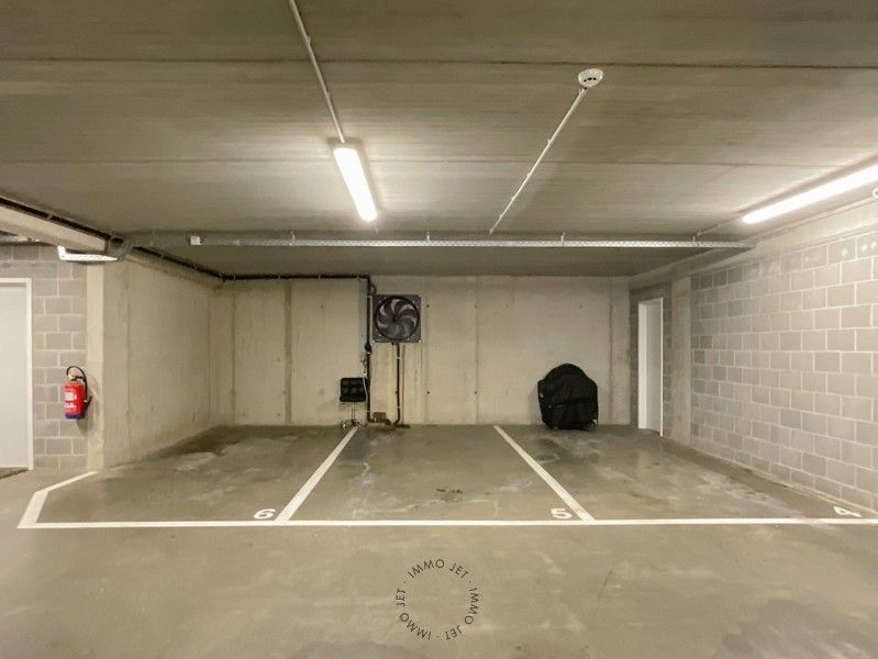 Gelijkvloersappartement in rustige wijk met grote private tuin, twee tot drie slaapkamers foto 18