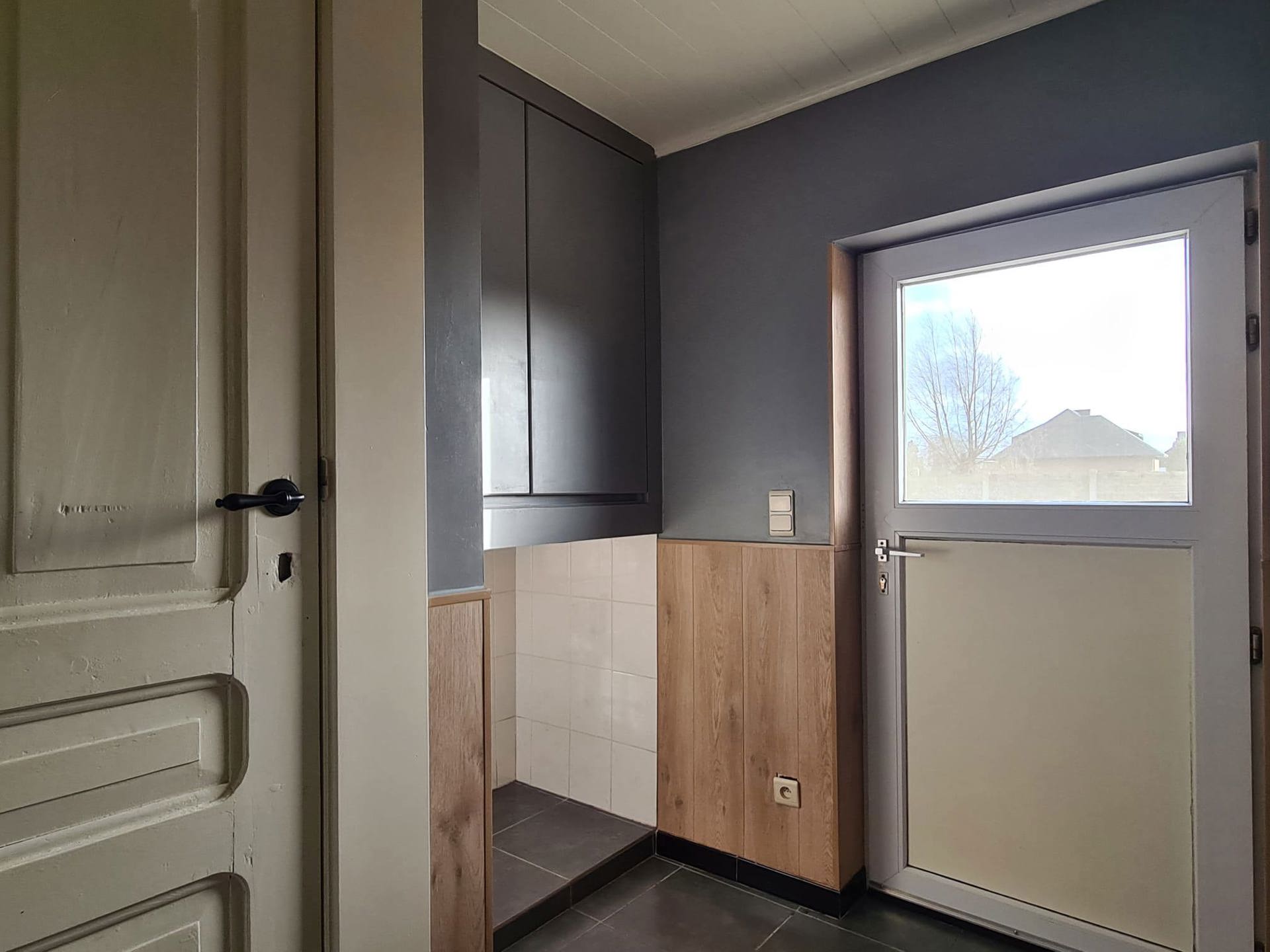 Statige woning met loodsen te Millen foto 9