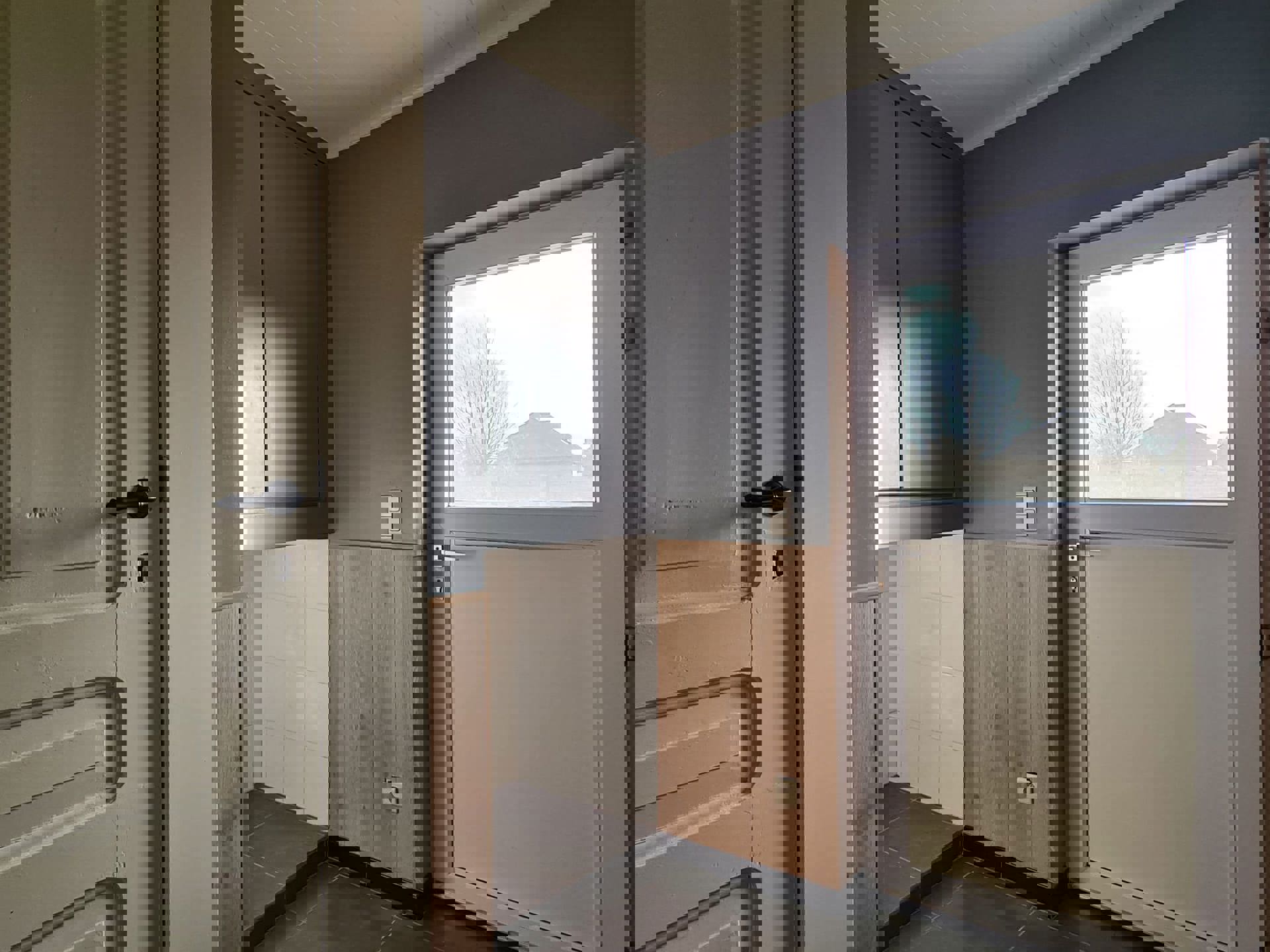 Statige woning met loodsen te Millen foto 9