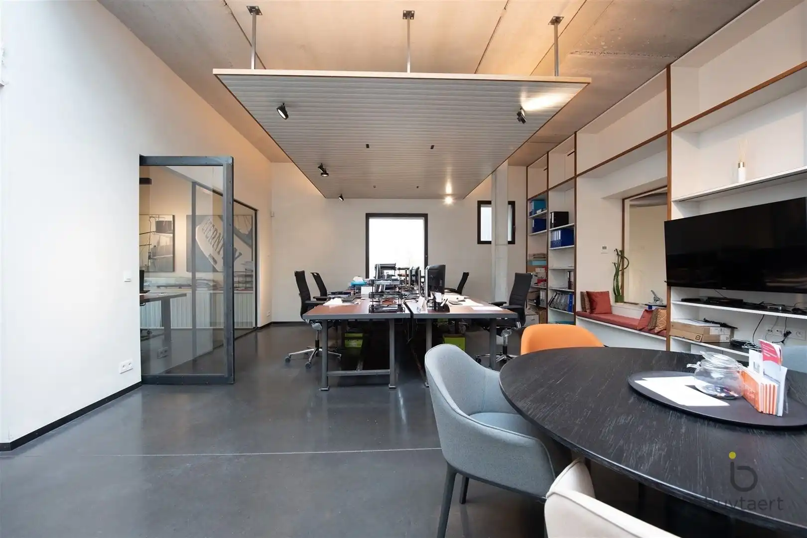 RUIM EN LICHTRIJK WONEN OP DE BOVENSTE VERDIEPING OP DE KANAALSITE VAN AXEL VERVOORDT foto 4