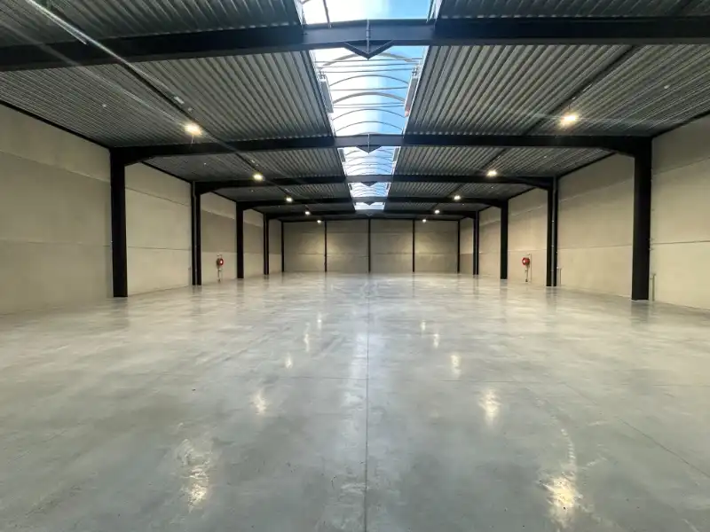 Nieuwbouw KMO-unit van 886 m² – topligging Deinze Noord foto 5