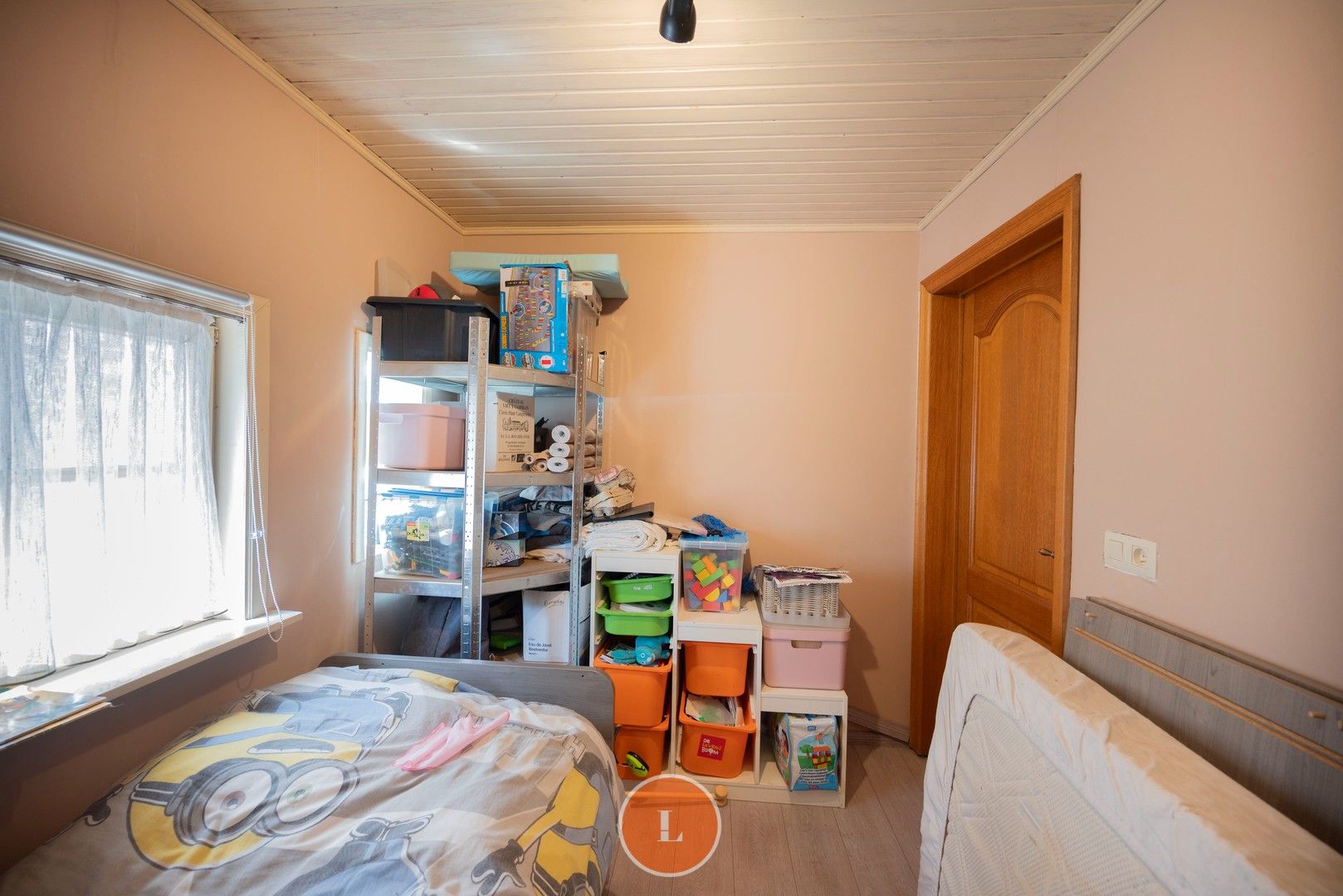 Bungalow met 2 slaapkamers, oprit en grote tuin foto 7