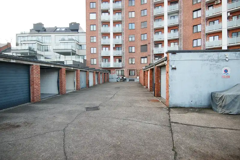Totaal gerenoveerd gelijkvloers 3 slpk-appartement op een toplocatie. Garagebox optioneel! foto 19