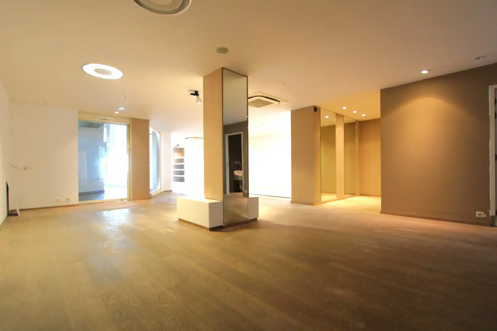 Verhuurd winkel te koop van 471 m² te Zeedijk  678-679 foto 11