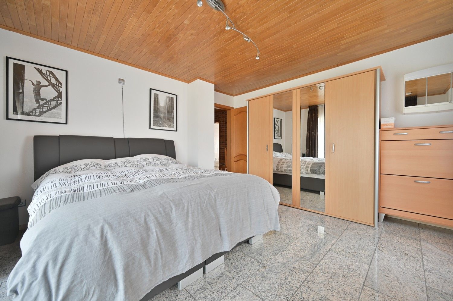 Halfvrijstaande woning met lift en zonnepanelen, zeer mooi gelegen aan de bosrand van Lanaken foto 14