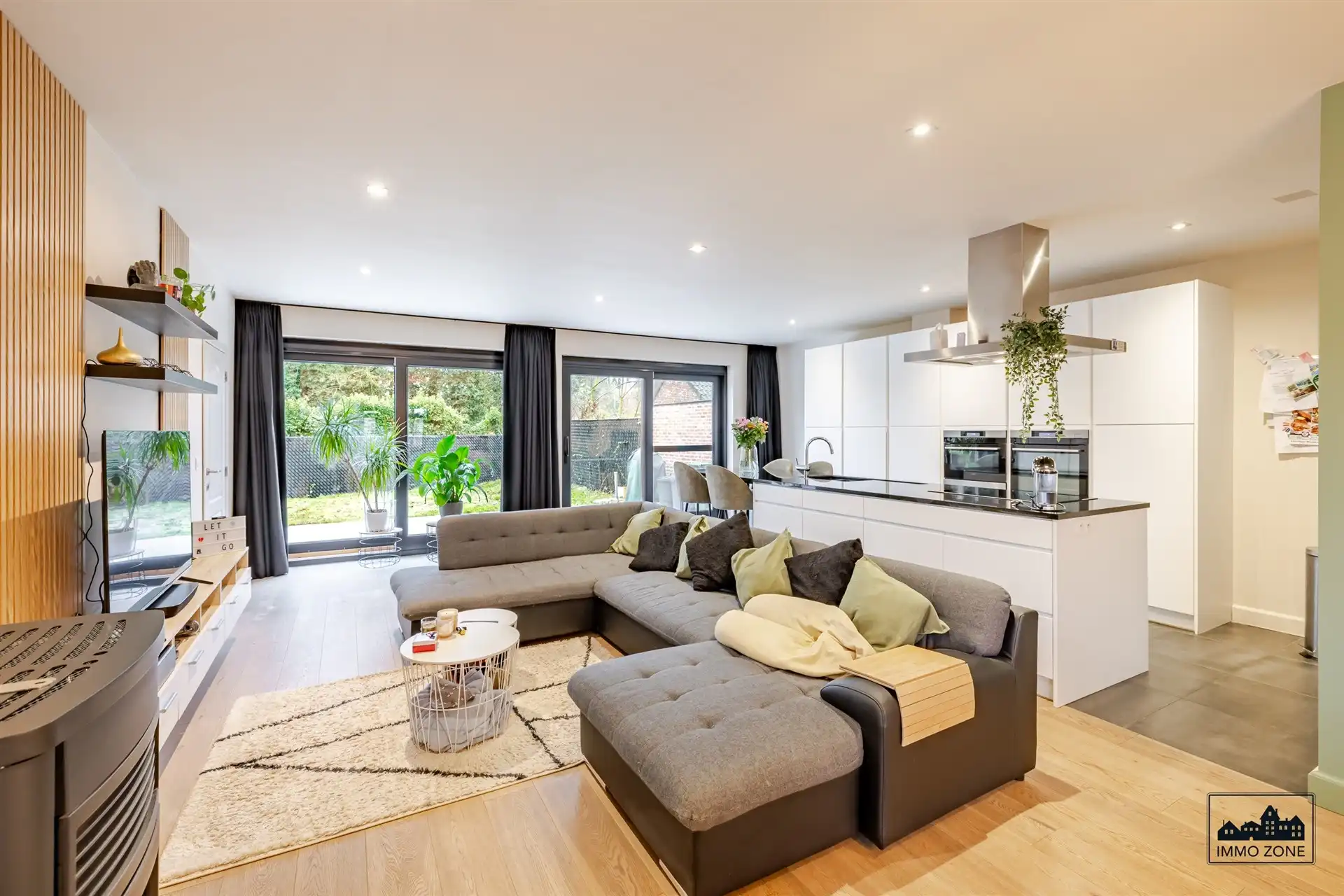 Grote, afgewerkte woning in doodlopende straat te Hamme! foto 3