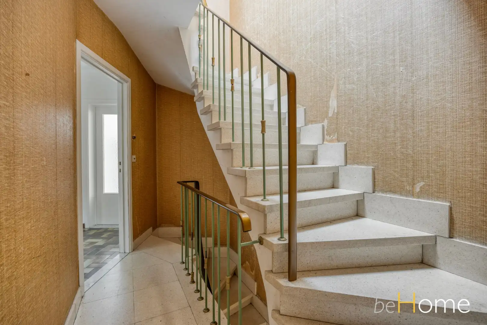 Opbrengsteigendom met 5 appartementen en 2 garages op toplocatie in Merchtem foto 6