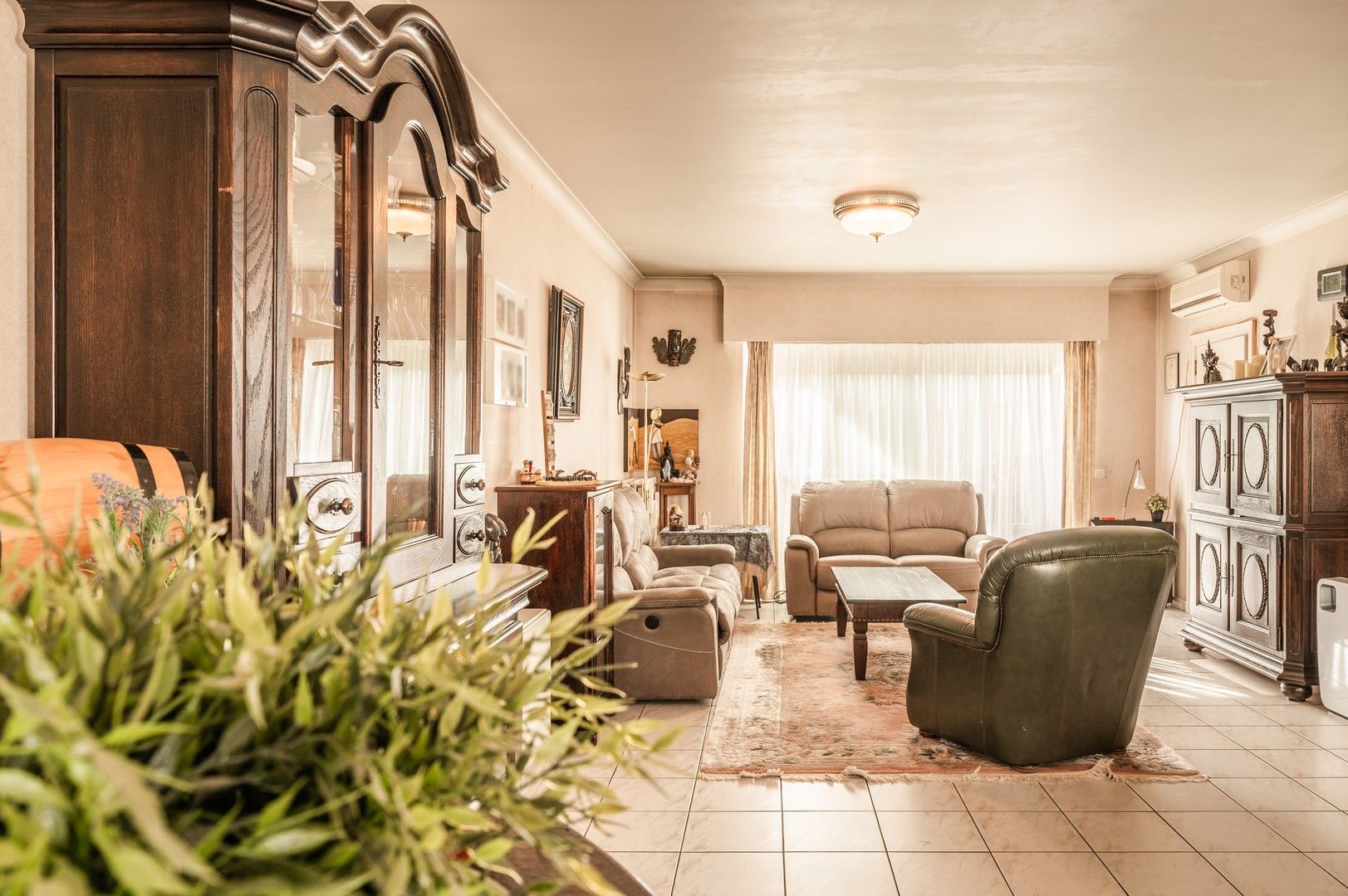 Handelspand met duplexappartement met 6 slaapkamers foto 3